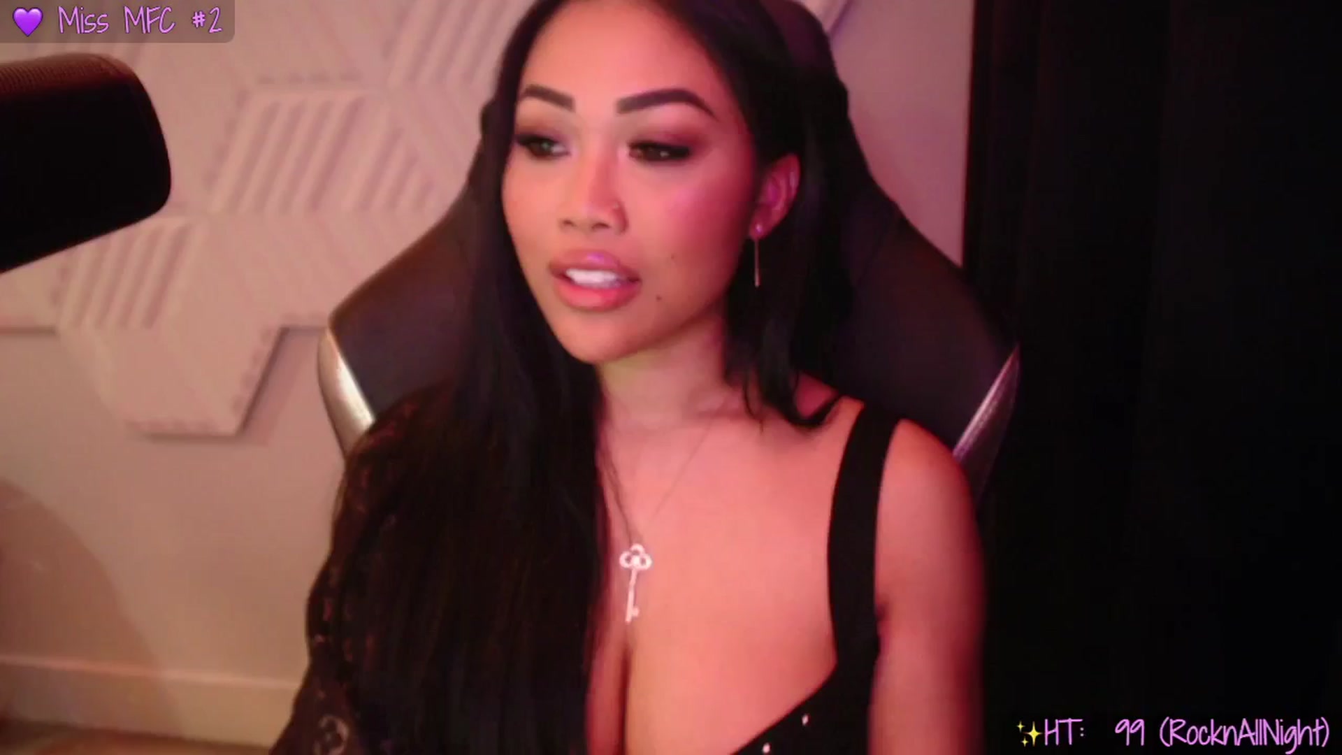 Gallery image thumbnail from SinCityVEE's myfreecams stream on, 11/15/2024, 10:16 image 5 of 20