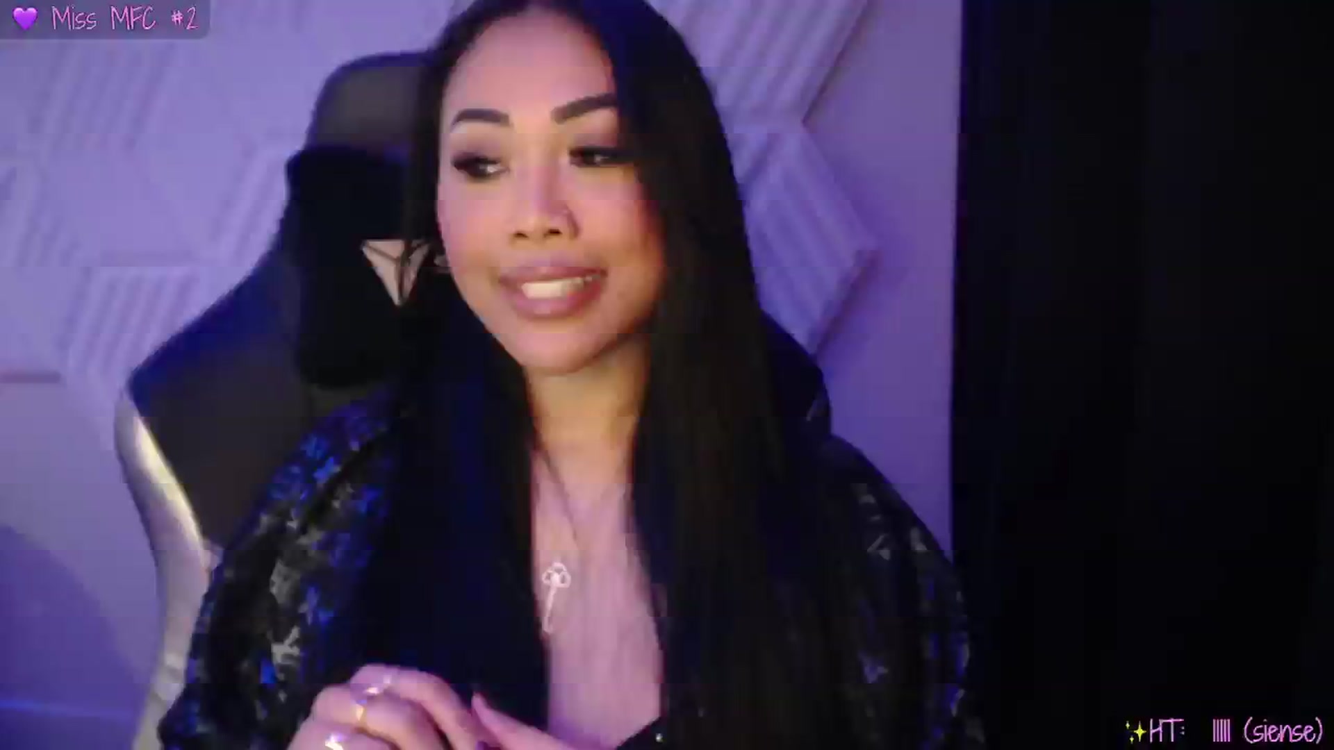 Gallery image thumbnail from SinCityVEE's myfreecams stream on, 11/15/2024, 10:16 image 2 of 20