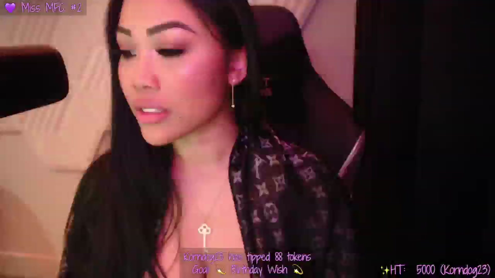 Gallery image thumbnail from SinCityVEE's myfreecams stream on, 11/15/2024, 10:16 image 8 of 20