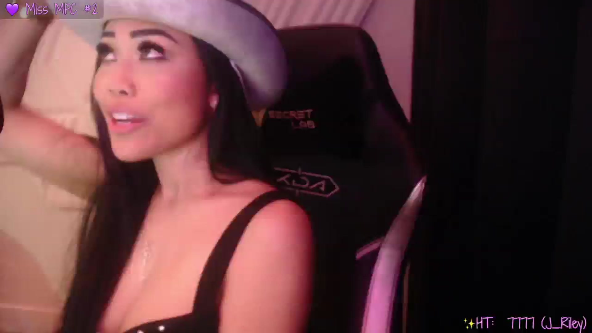 Gallery image thumbnail from SinCityVEE's myfreecams stream on, 11/15/2024, 10:16 image 19 of 20
