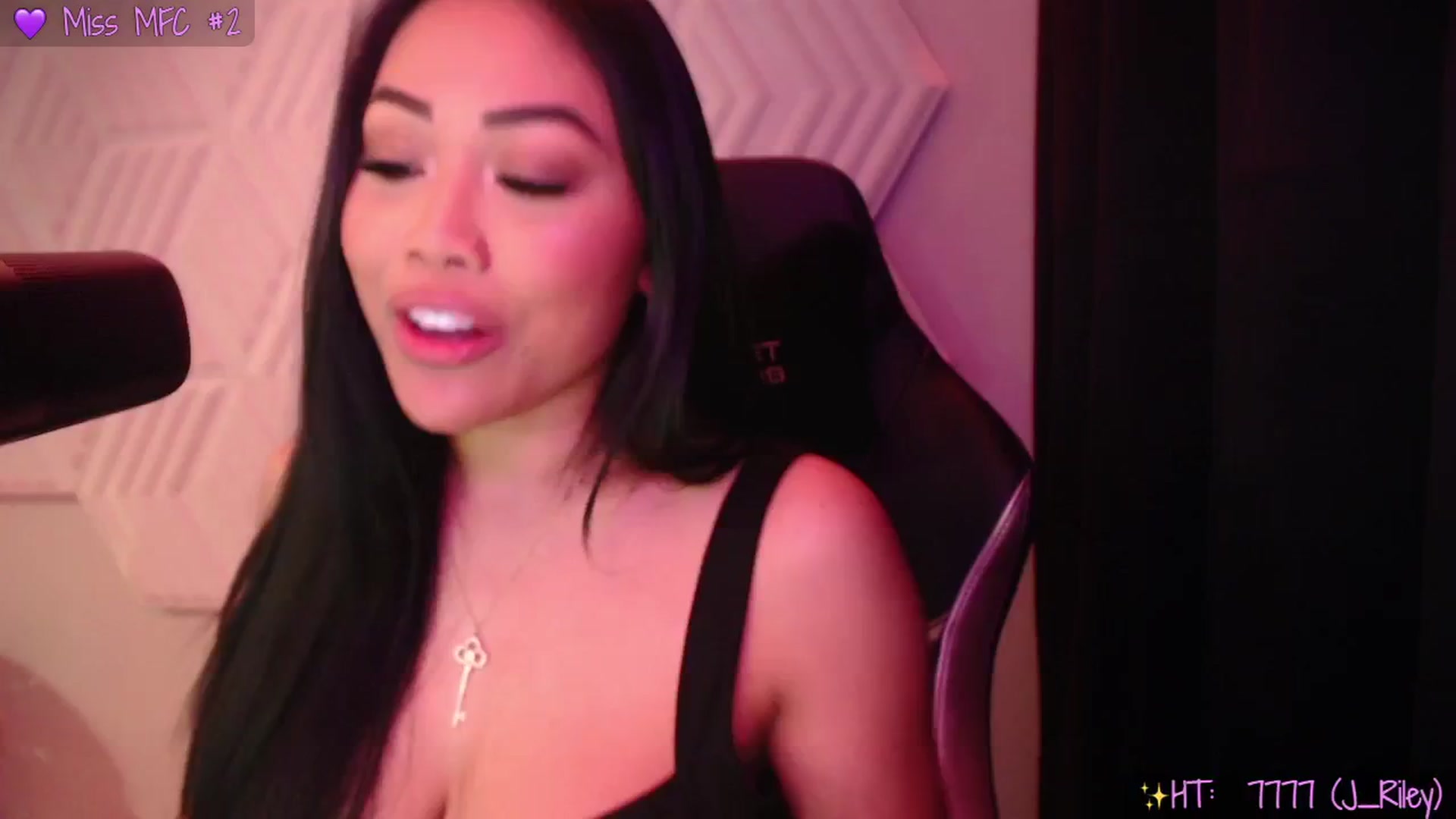 Gallery image thumbnail from SinCityVEE's myfreecams stream on, 11/15/2024, 10:16 image 13 of 20