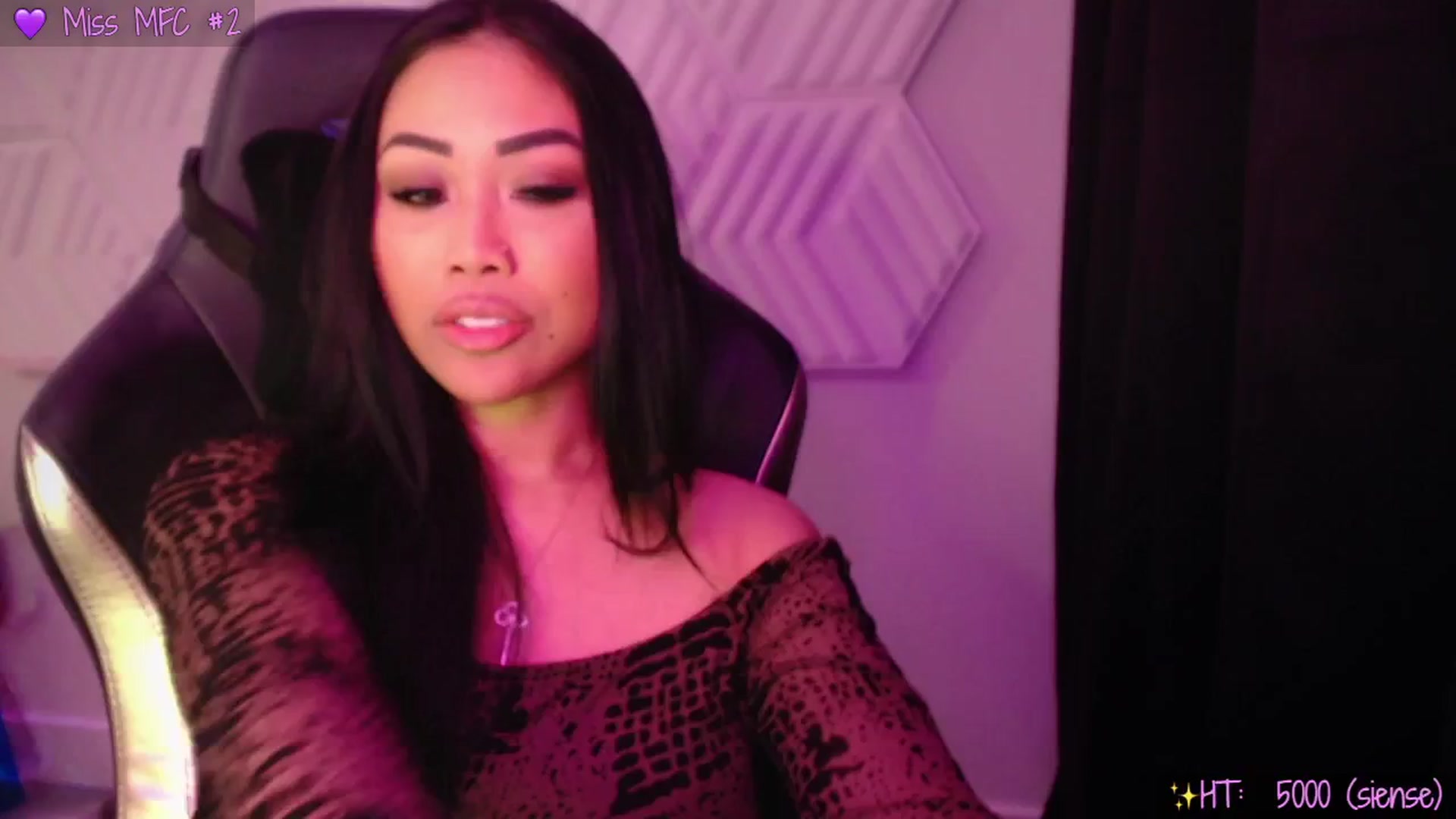 Gallery image thumbnail from SinCityVEE's myfreecams stream on, 11/17/2024, 08:13 image 7 of 20