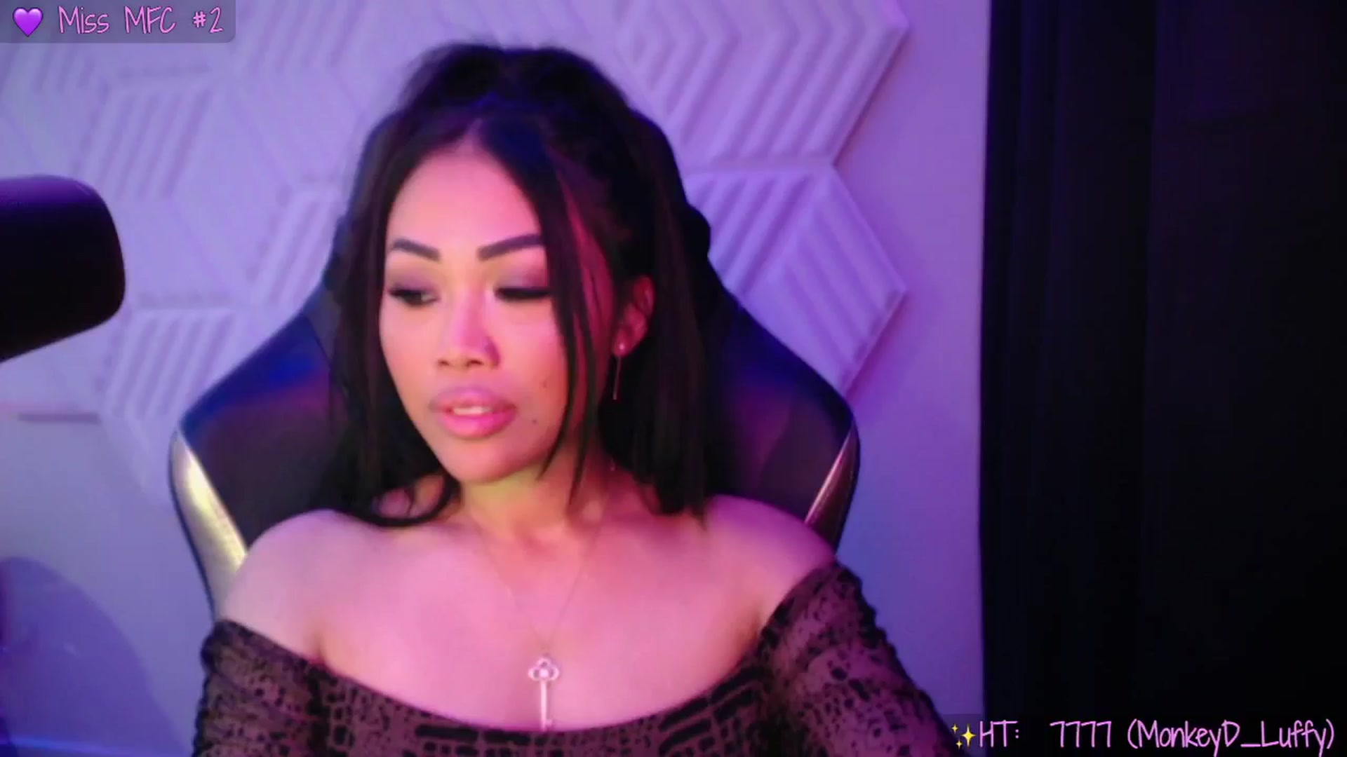 Gallery image thumbnail from SinCityVEE's myfreecams stream on, 11/17/2024, 08:13 image 15 of 20
