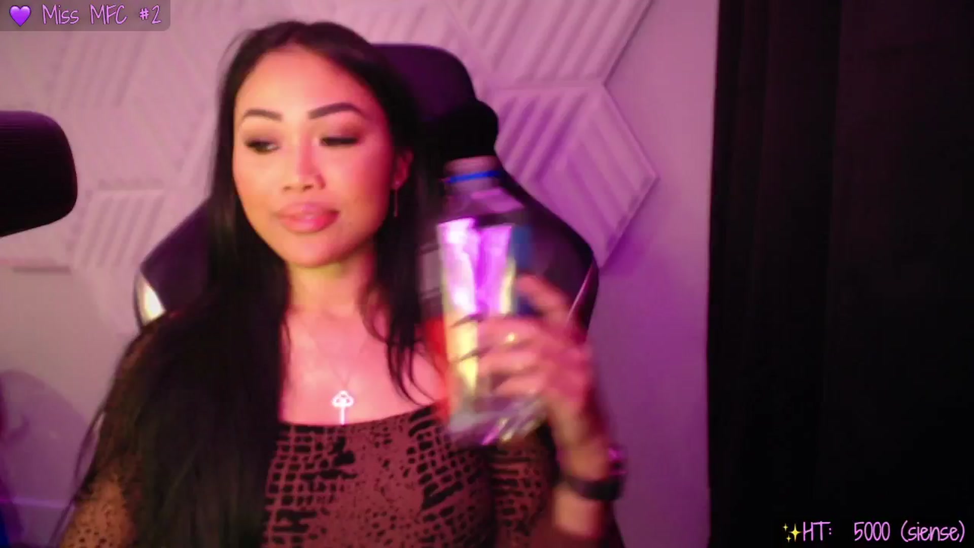 Gallery image thumbnail from SinCityVEE's myfreecams stream on, 11/17/2024, 08:13 image 6 of 20