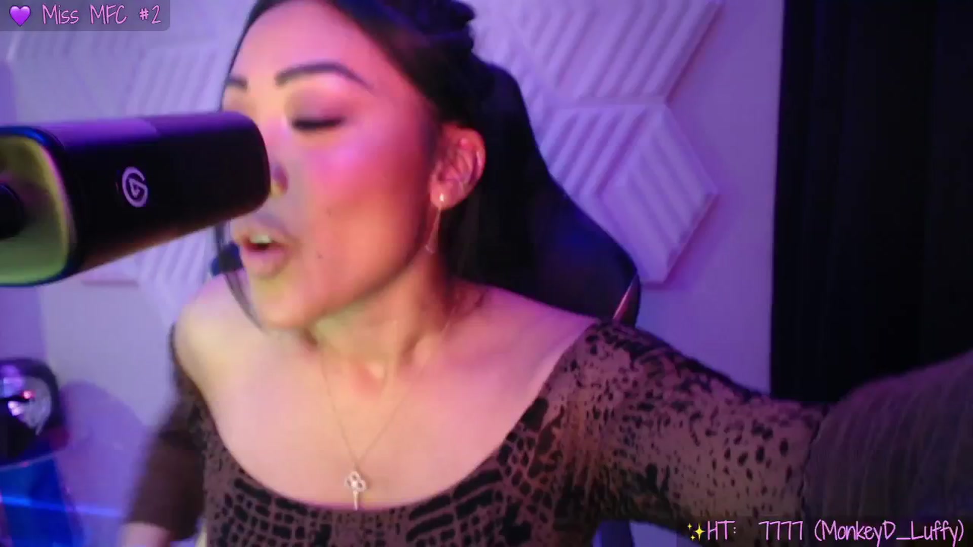 Gallery image thumbnail from SinCityVEE's myfreecams stream on, 11/17/2024, 08:13 image 16 of 20