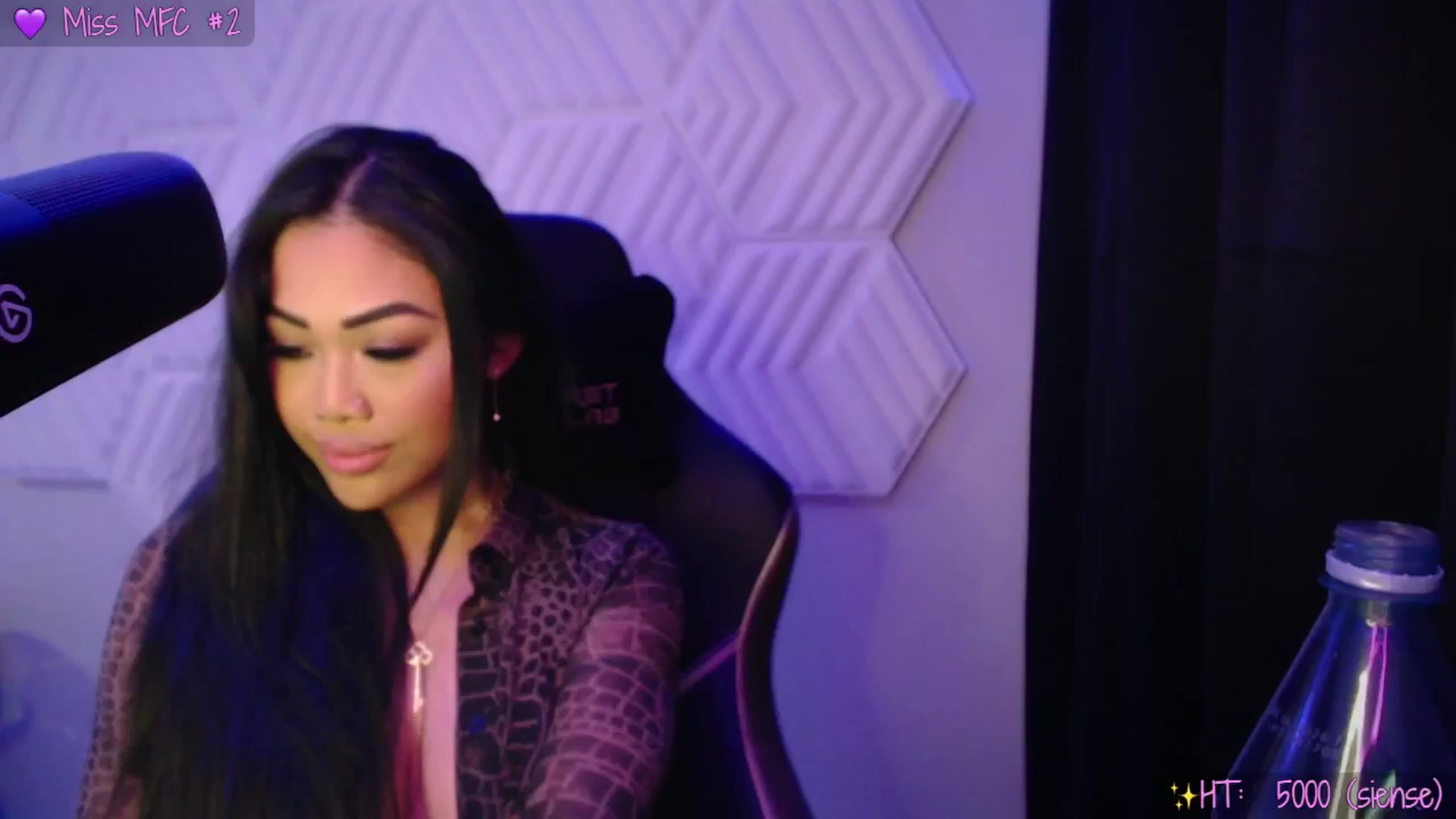Gallery image thumbnail from SinCityVEE's myfreecams stream on, 11/20/2024, 09:58 image 20 of 20