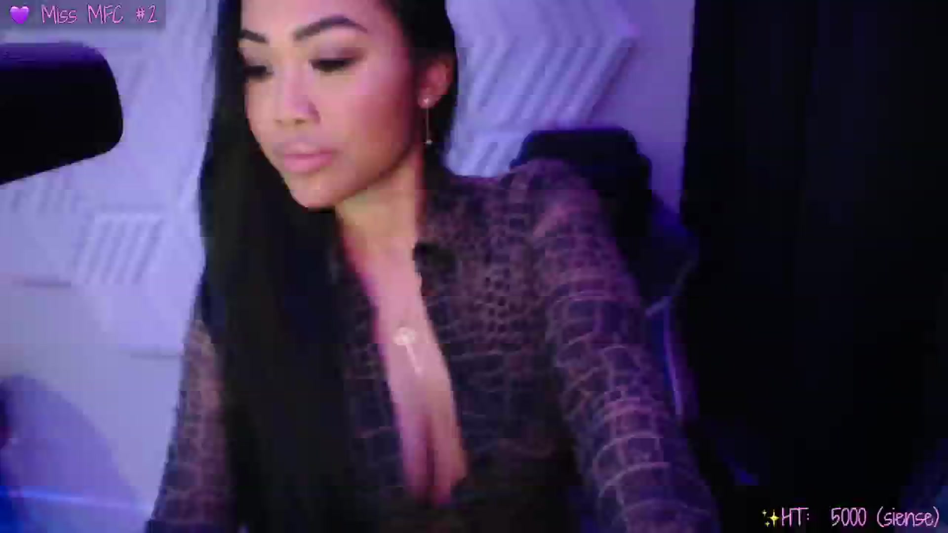 Gallery image thumbnail from SinCityVEE's myfreecams stream on, 11/20/2024, 09:58 image 18 of 20