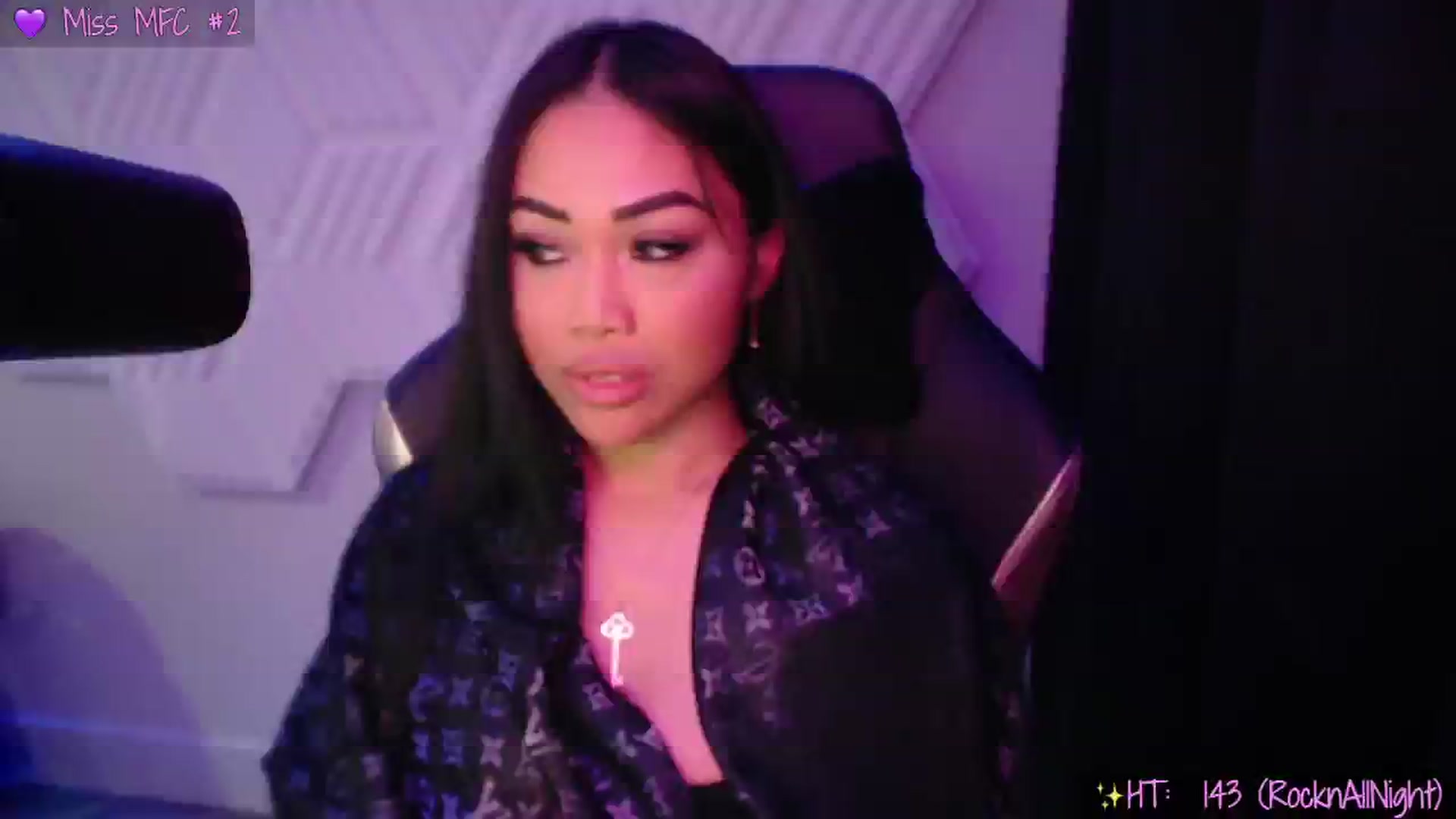 Gallery image thumbnail from SinCityVEE's myfreecams stream on, 11/22/2024, 08:39 image 6 of 20