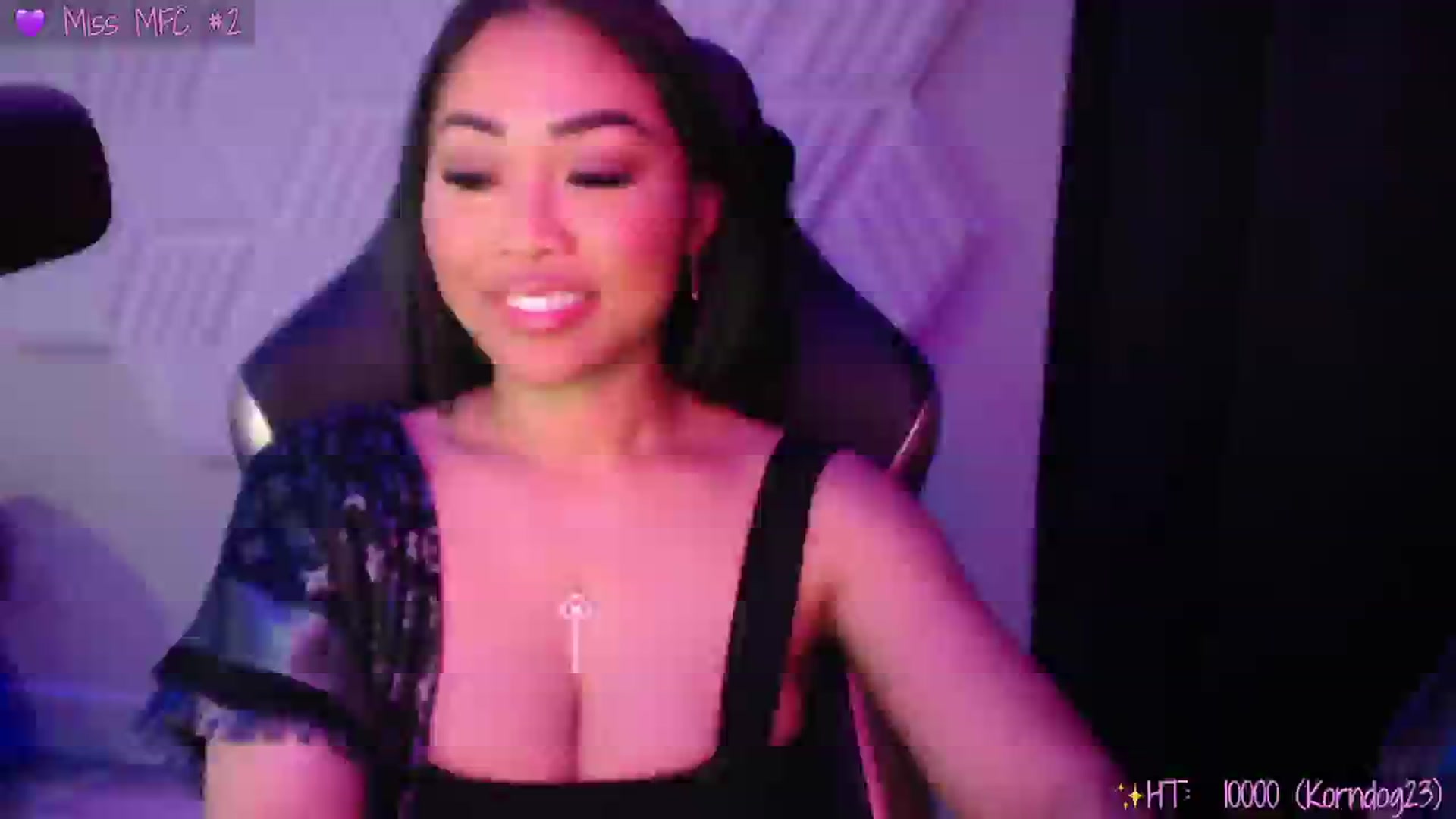 Gallery image thumbnail from SinCityVEE's myfreecams stream on, 11/22/2024, 08:39 image 16 of 20