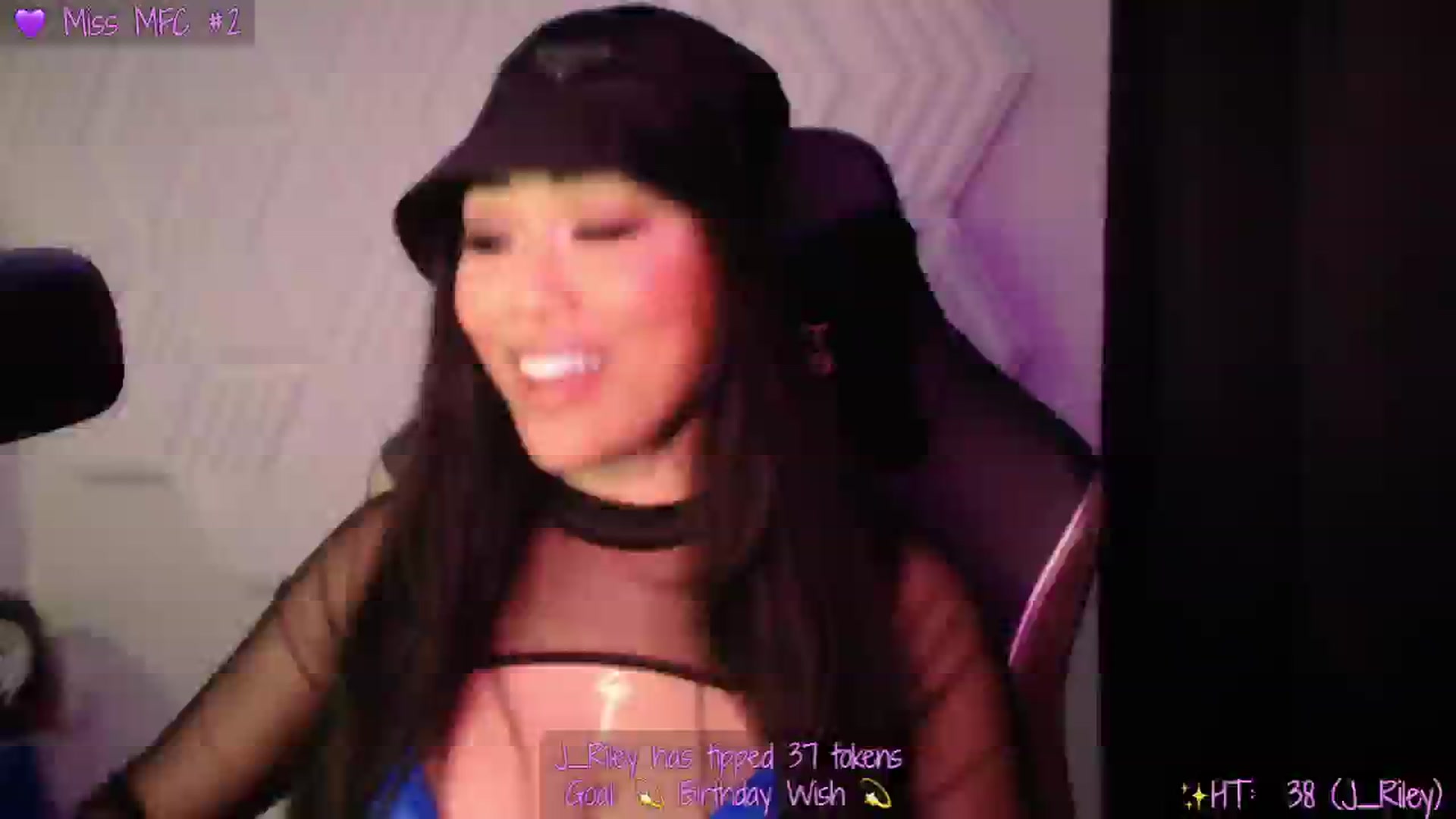 Gallery image thumbnail from SinCityVEE's myfreecams stream on, 11/25/2024, 08:47 image 3 of 20