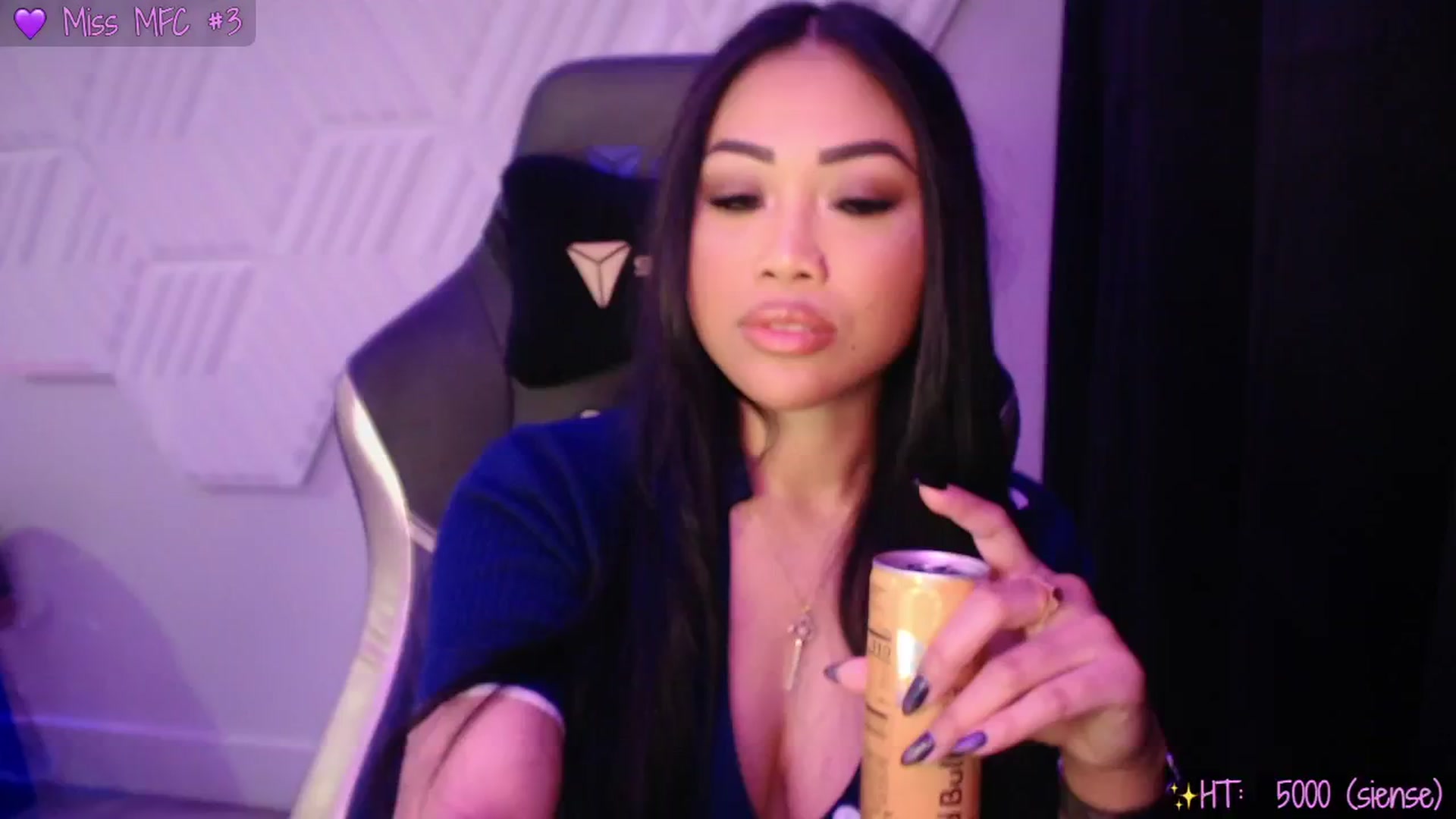 Gallery image thumbnail from SinCityVEE's myfreecams stream on, 11/28/2024, 07:41 image 2 of 20