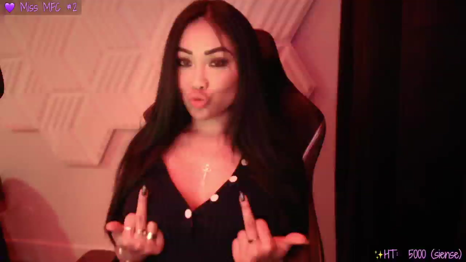 Gallery image thumbnail from SinCityVEE's myfreecams stream on, 11/28/2024, 09:43 image 20 of 20