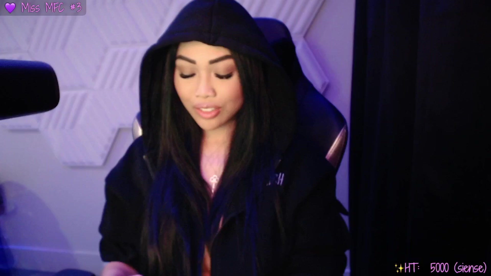 Gallery image thumbnail from SinCityVEE's myfreecams stream on, 11/30/2024, 08:41 image 14 of 20