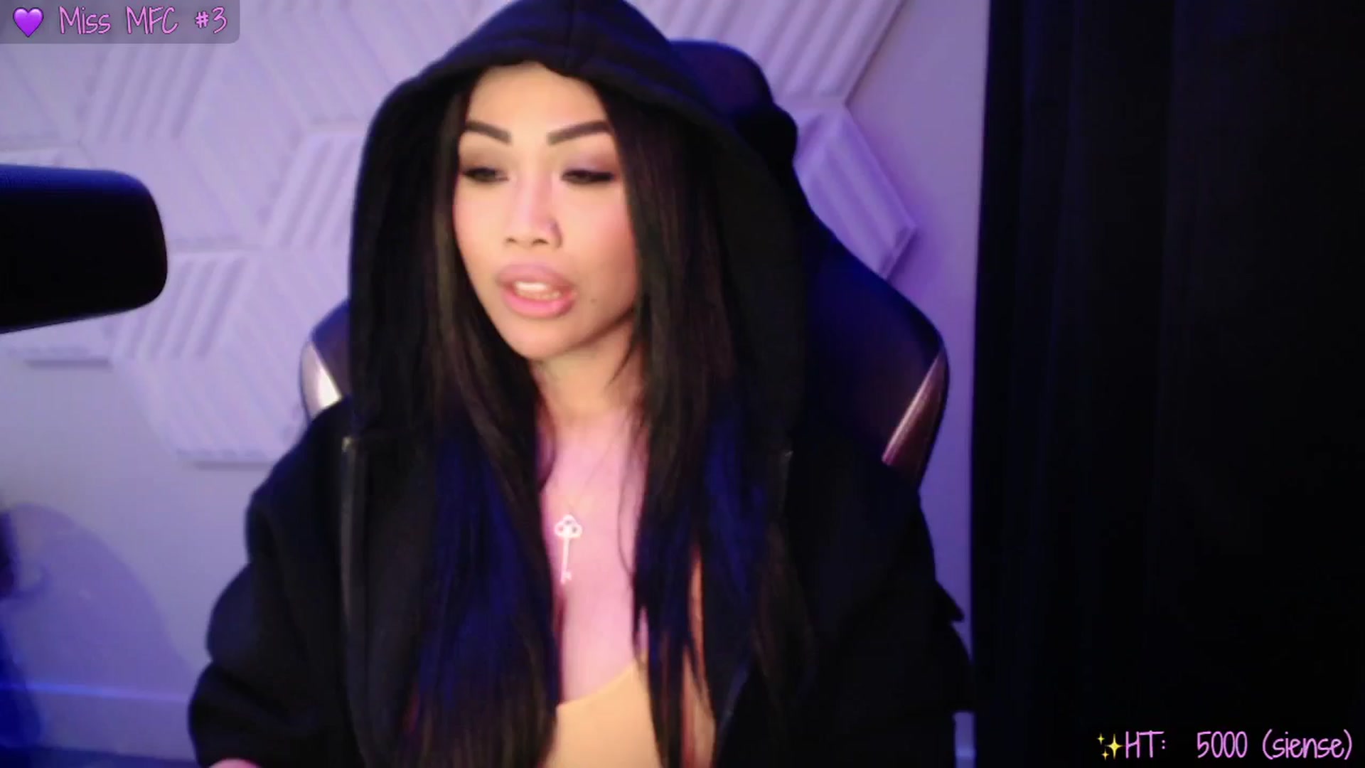 Gallery image thumbnail from SinCityVEE's myfreecams stream on, 11/30/2024, 08:41 image 17 of 20