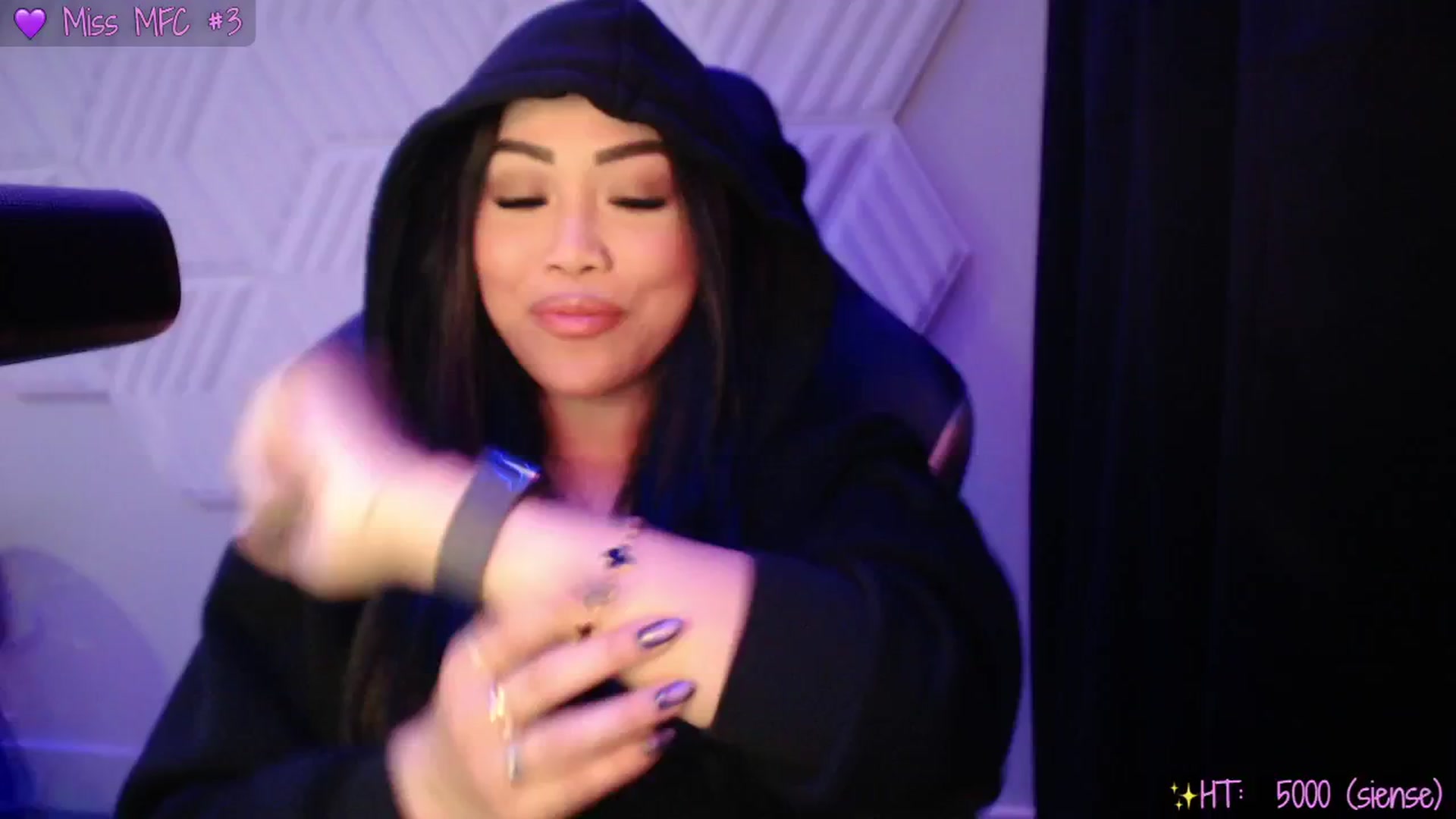Gallery image thumbnail from SinCityVEE's myfreecams stream on, 11/30/2024, 08:41 image 11 of 20