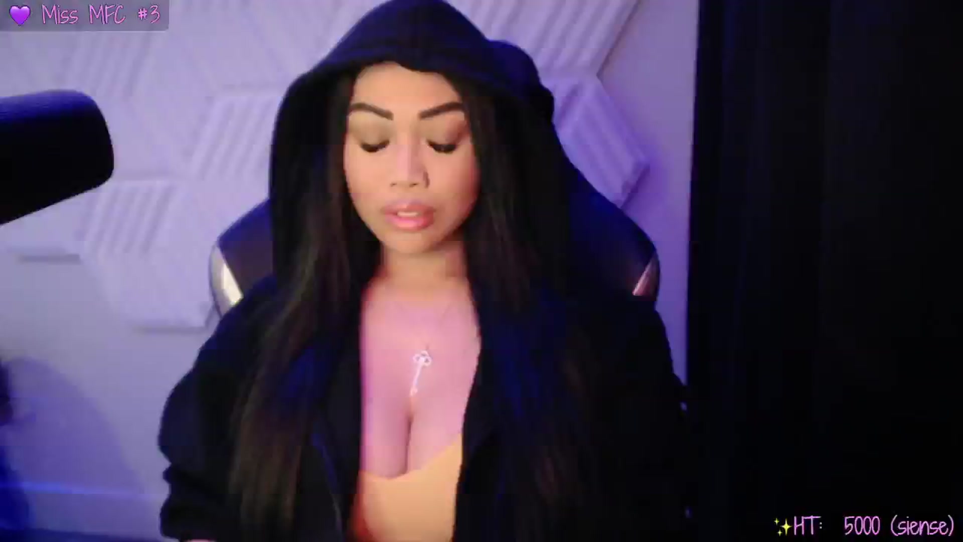 Gallery image thumbnail from SinCityVEE's myfreecams stream on, 11/30/2024, 08:41 image 20 of 20