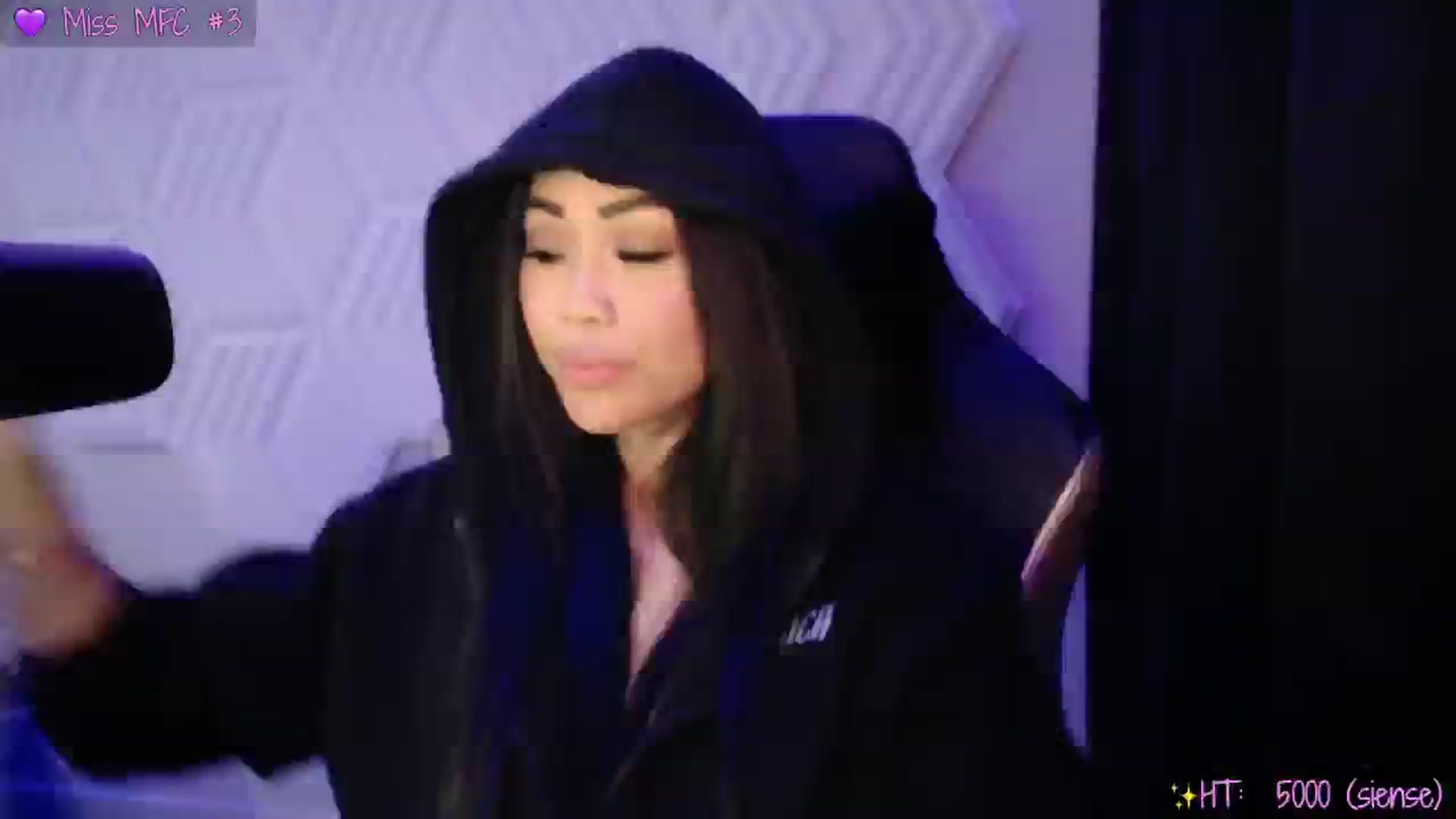Gallery image thumbnail from SinCityVEE's myfreecams stream on, 11/30/2024, 08:41 image 6 of 20