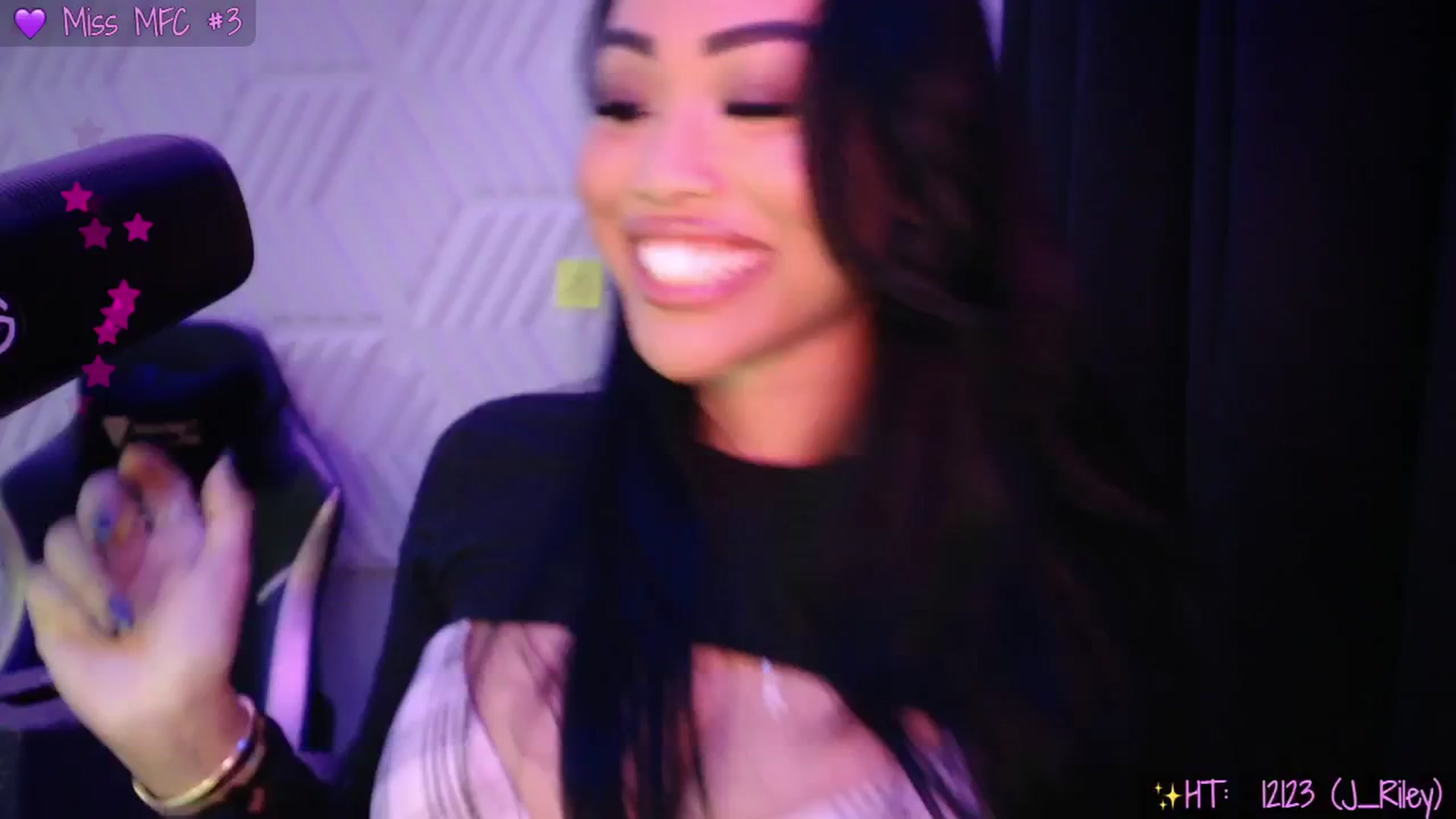 Gallery image thumbnail from SinCityVEE's myfreecams stream on, 12/07/2024, 09:12 image 12 of 20