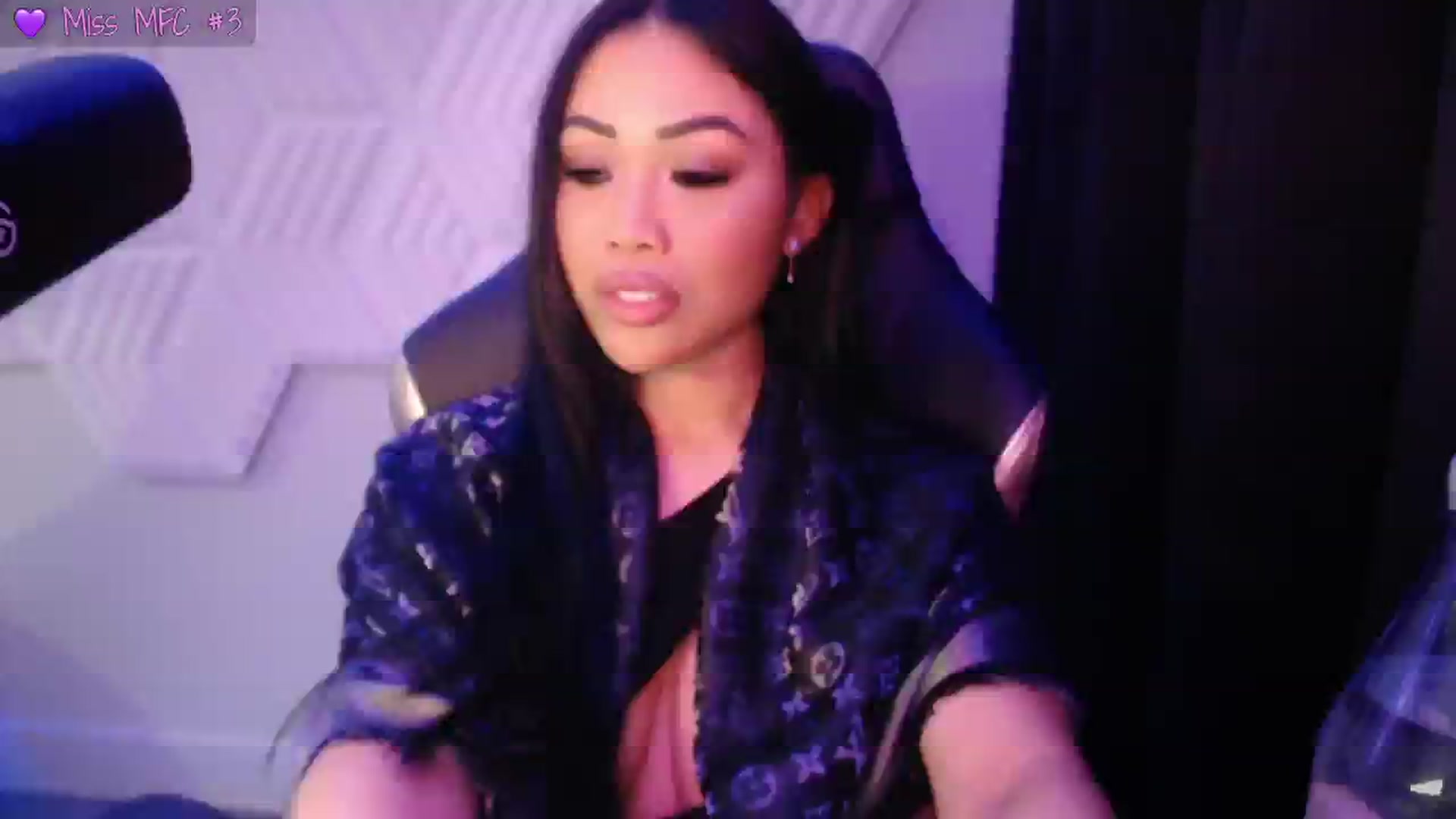 Gallery image thumbnail from SinCityVEE's myfreecams stream on, 12/12/2024, 06:23 image 11 of 20