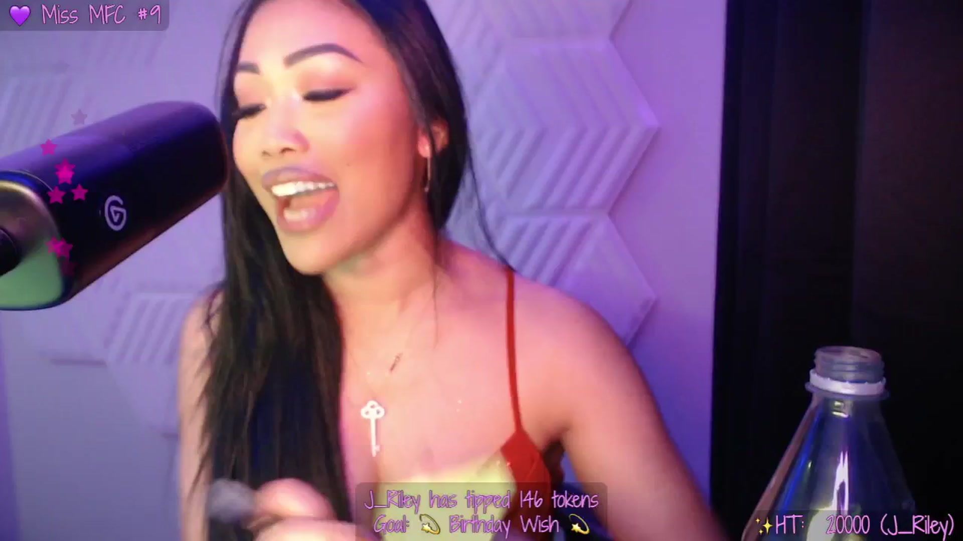 Gallery image thumbnail from SinCityVEE's myfreecams stream on, 12/30/2024, 09:13 image 13 of 20