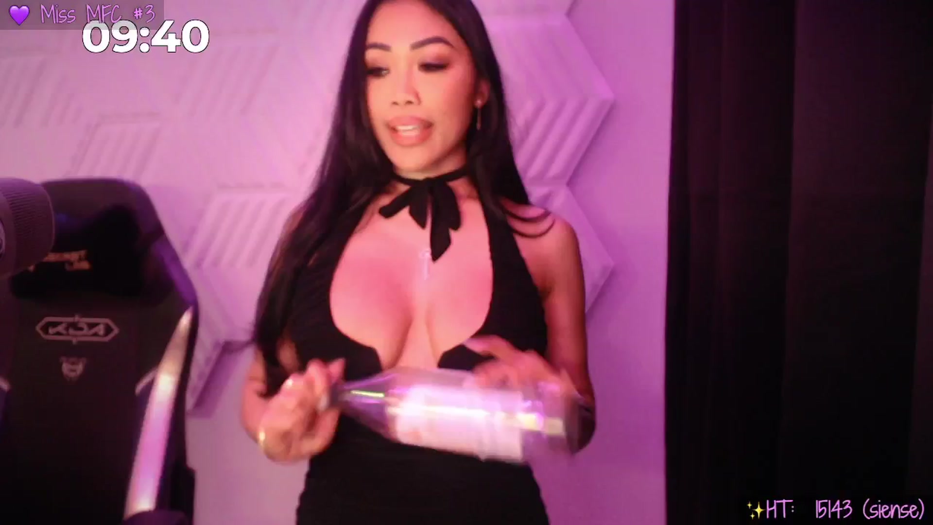 Gallery image thumbnail from SinCityVEE's myfreecams stream on, 01/02/2025, 09:25 image 18 of 20