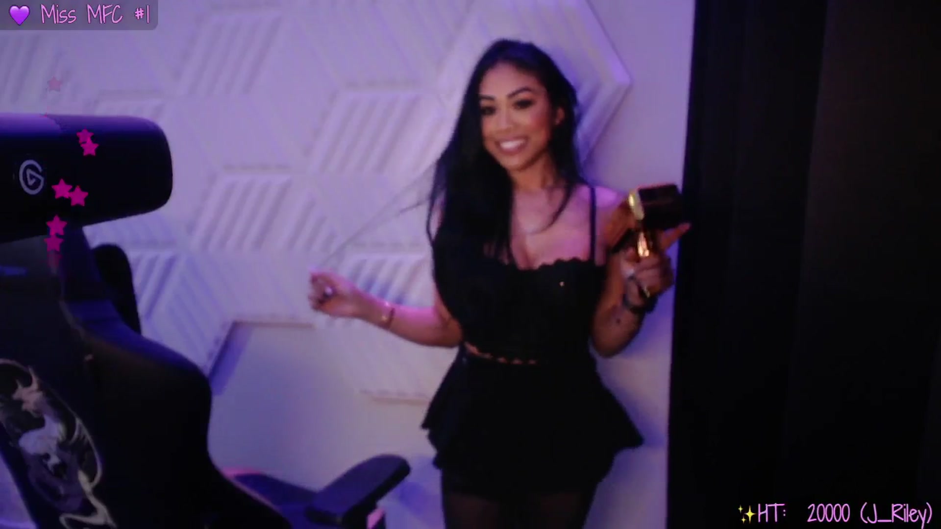 Gallery image thumbnail from SinCityVEE's myfreecams stream on, 01/03/2025, 09:06 image 8 of 20