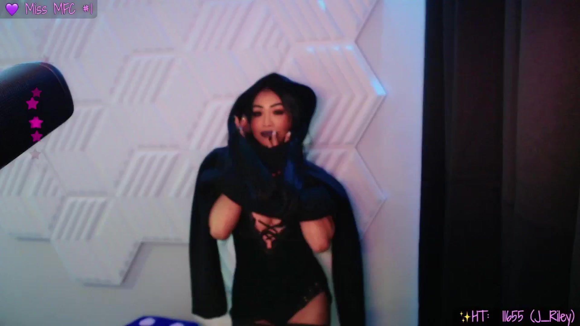 Gallery image thumbnail from SinCityVEE's myfreecams stream on, 01/05/2025, 08:14 image 6 of 20