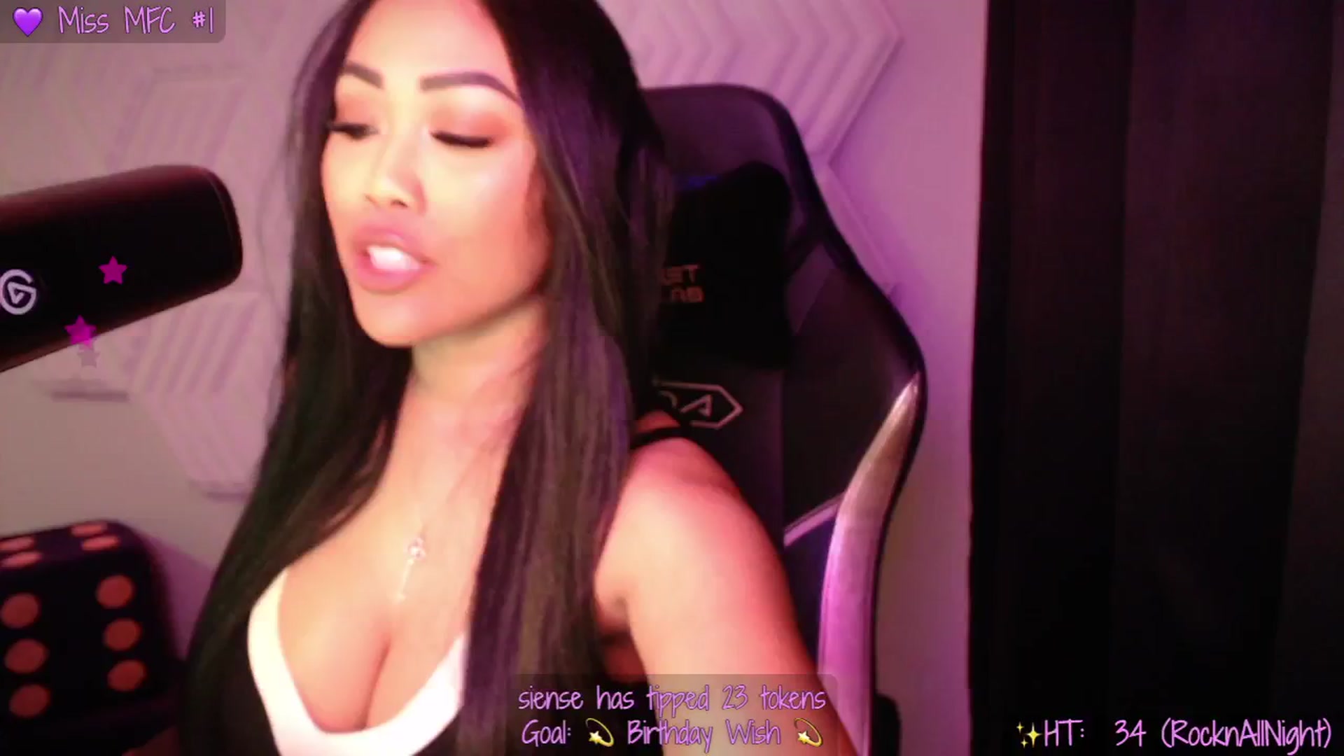 Gallery image thumbnail from SinCityVEE's myfreecams stream on, 01/08/2025, 06:27 image 5 of 20
