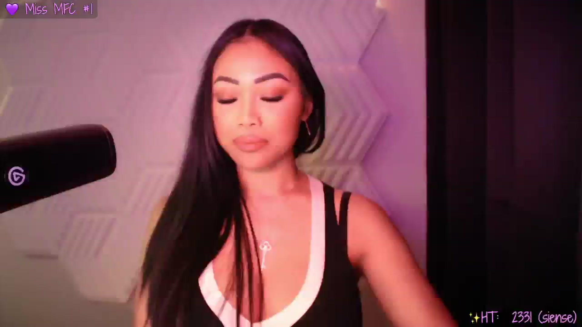 Gallery image thumbnail from SinCityVEE's myfreecams stream on, 01/08/2025, 06:27 image 10 of 20