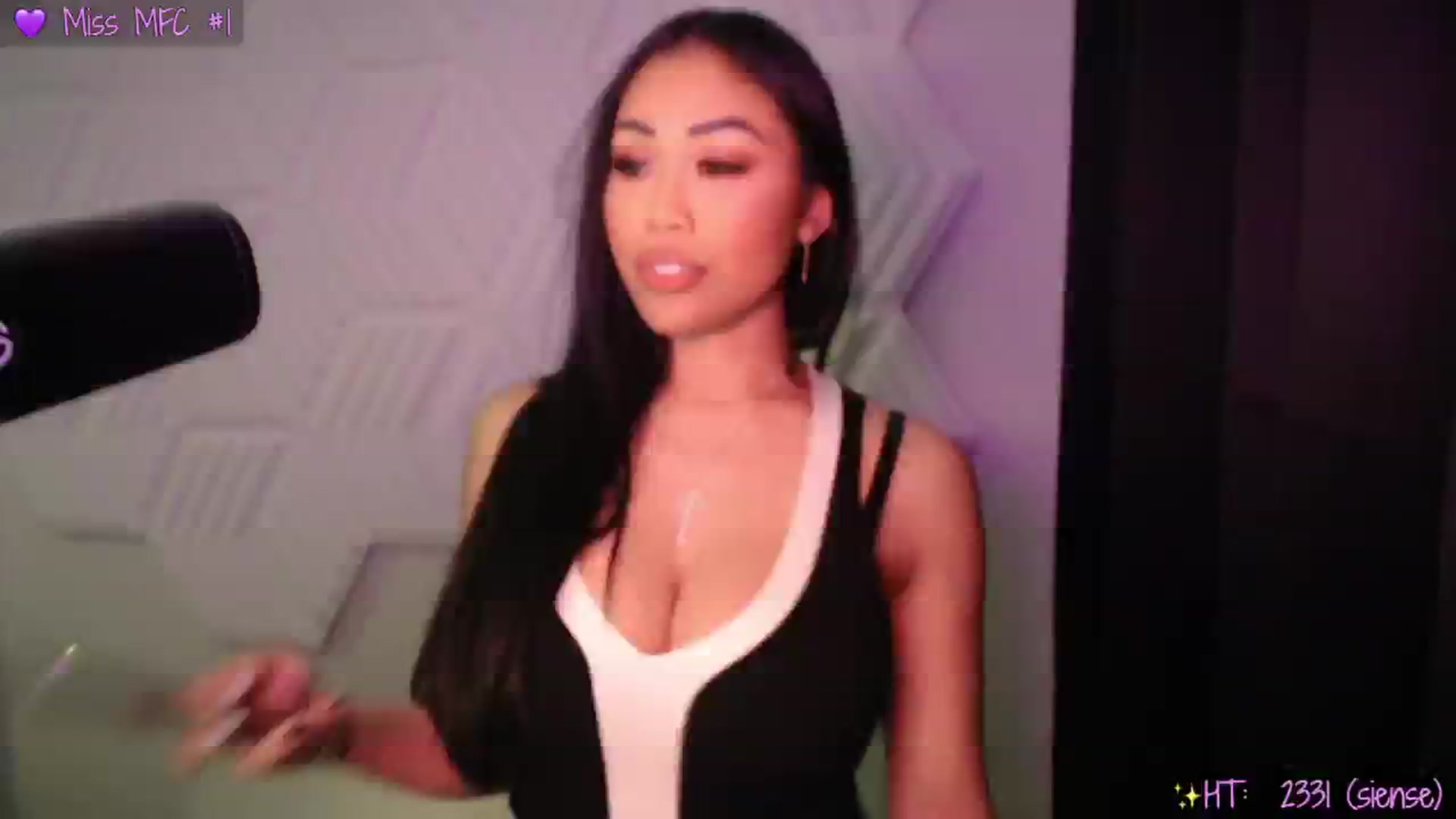 Gallery image thumbnail from SinCityVEE's myfreecams stream on, 01/08/2025, 06:27 image 11 of 20