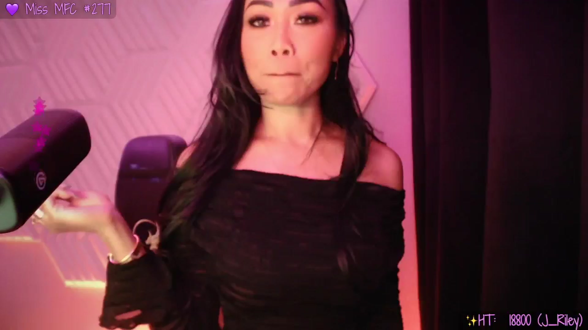 Gallery image thumbnail from SinCityVEE's myfreecams stream on, 02/16/2025, 07:22 image 15 of 20