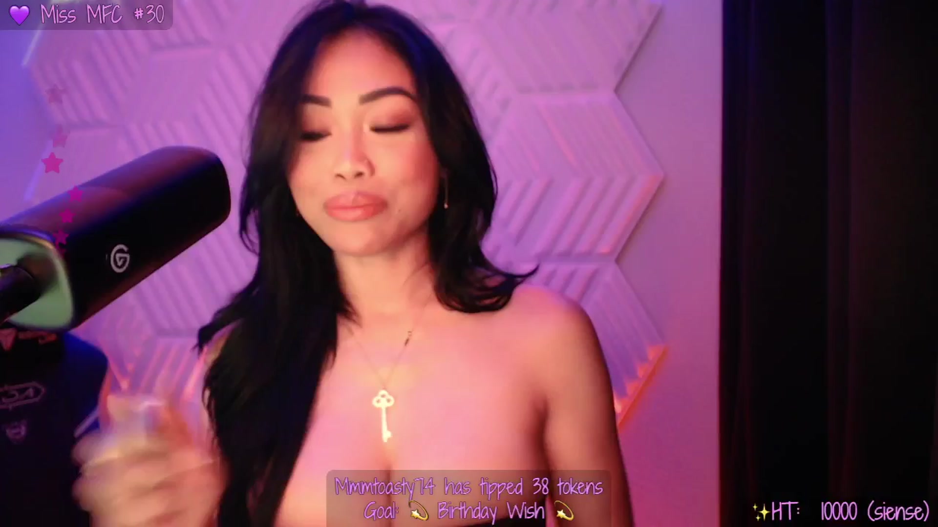 Gallery image thumbnail from SinCityVEE's myfreecams stream on, 03/01/2025, 09:09 image 12 of 20