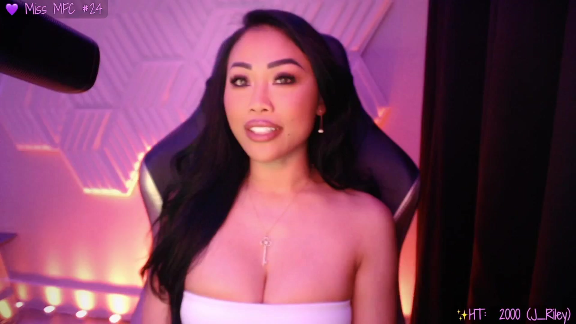Gallery image thumbnail from SinCityVEE's myfreecams stream on, 03/02/2025, 10:10 image 3 of 20