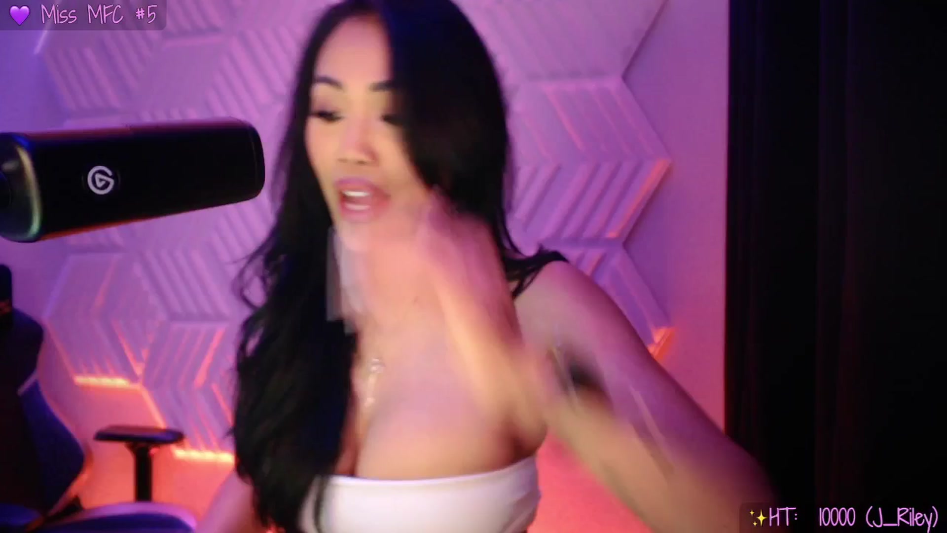Gallery image thumbnail from SinCityVEE's myfreecams stream on, 03/02/2025, 10:10 image 17 of 20