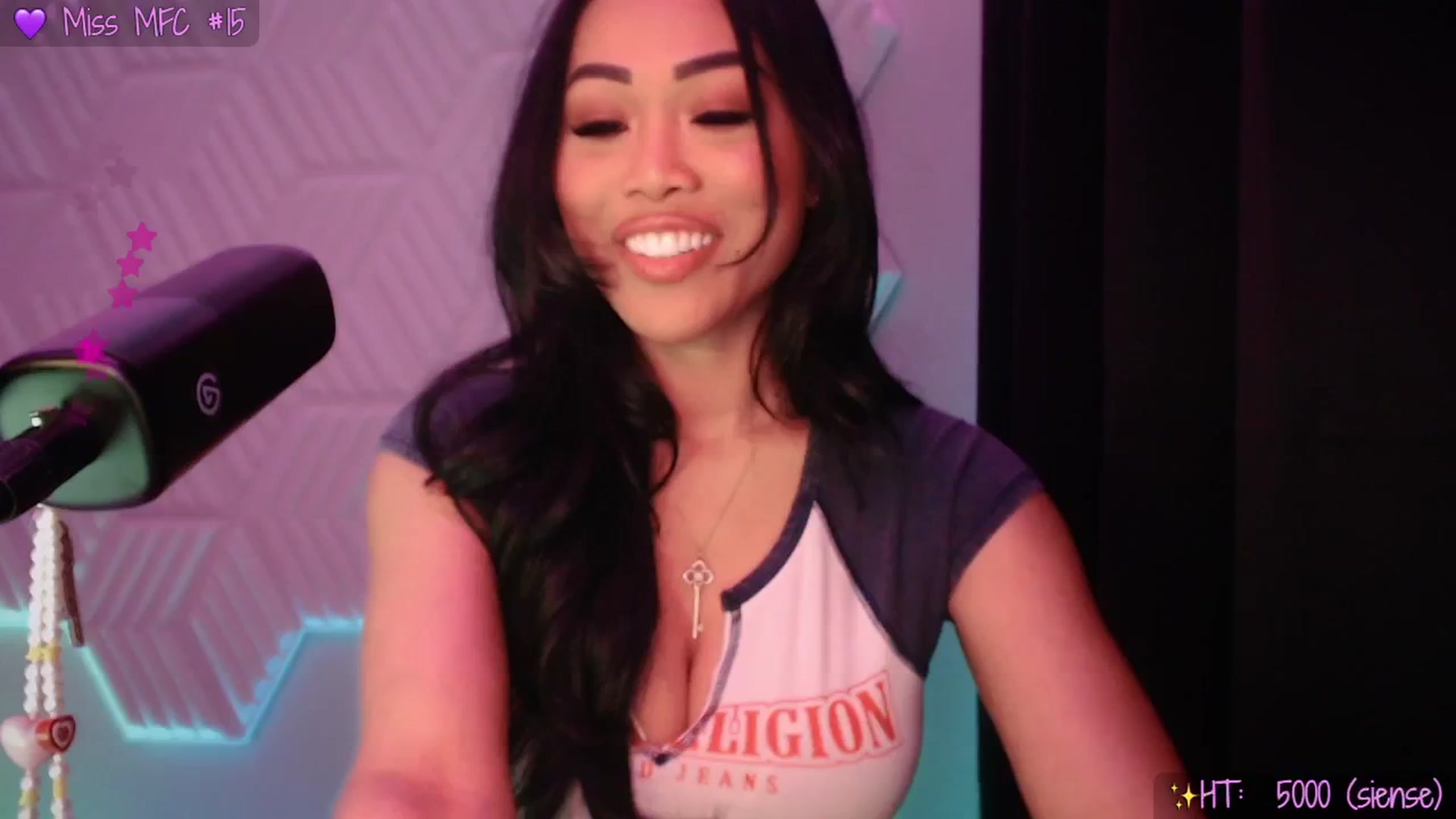 Gallery image thumbnail from SinCityVEE's myfreecams stream on, 03/22/2025, 08:41 image 4 of 20