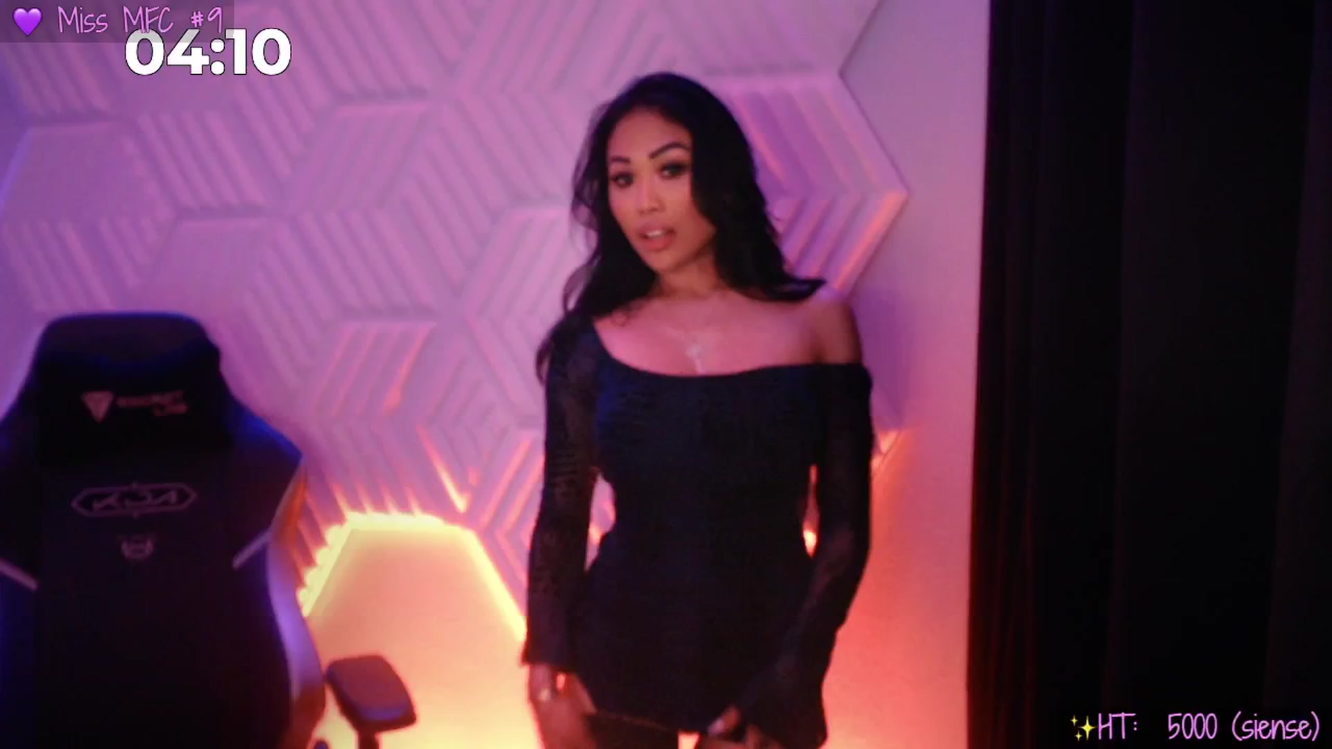 Gallery image thumbnail from SinCityVEE's myfreecams stream on, 03/28/2025, 09:43 image 8 of 20