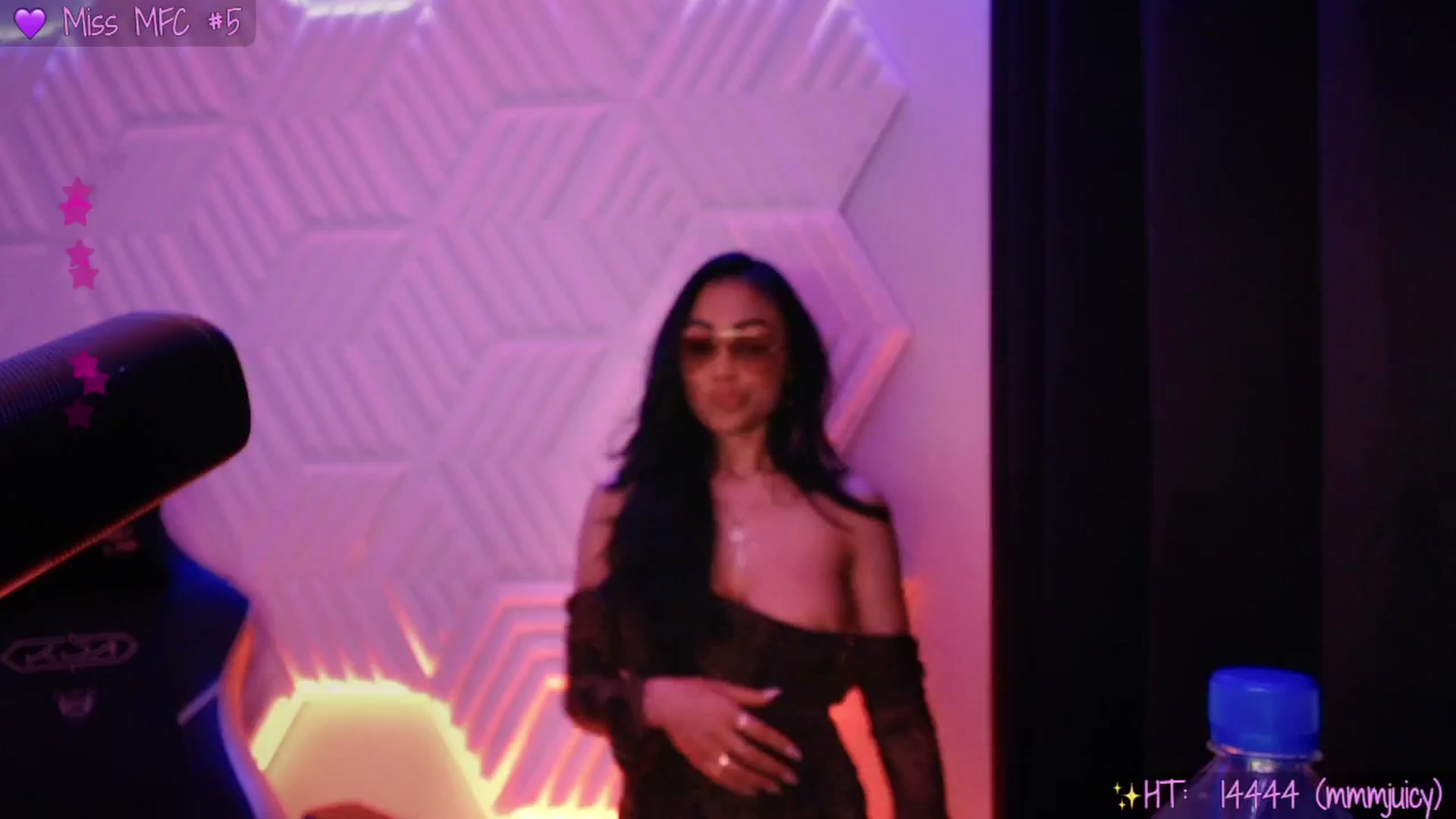 Gallery image thumbnail from SinCityVEE's myfreecams stream on, 04/03/2025, 09:21 image 16 of 20