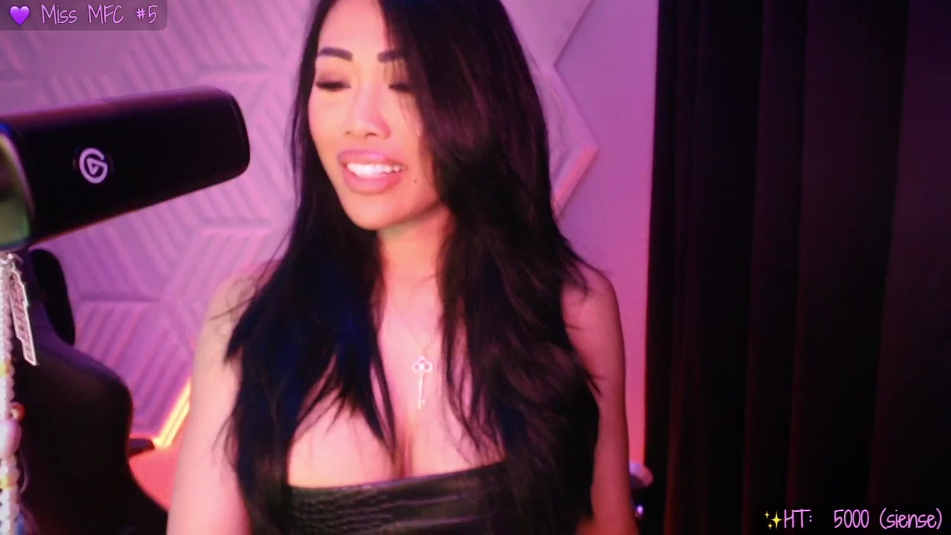 Gallery image thumbnail from SinCityVEE's myfreecams stream on, 04/09/2025, 07:49 image 10 of 20