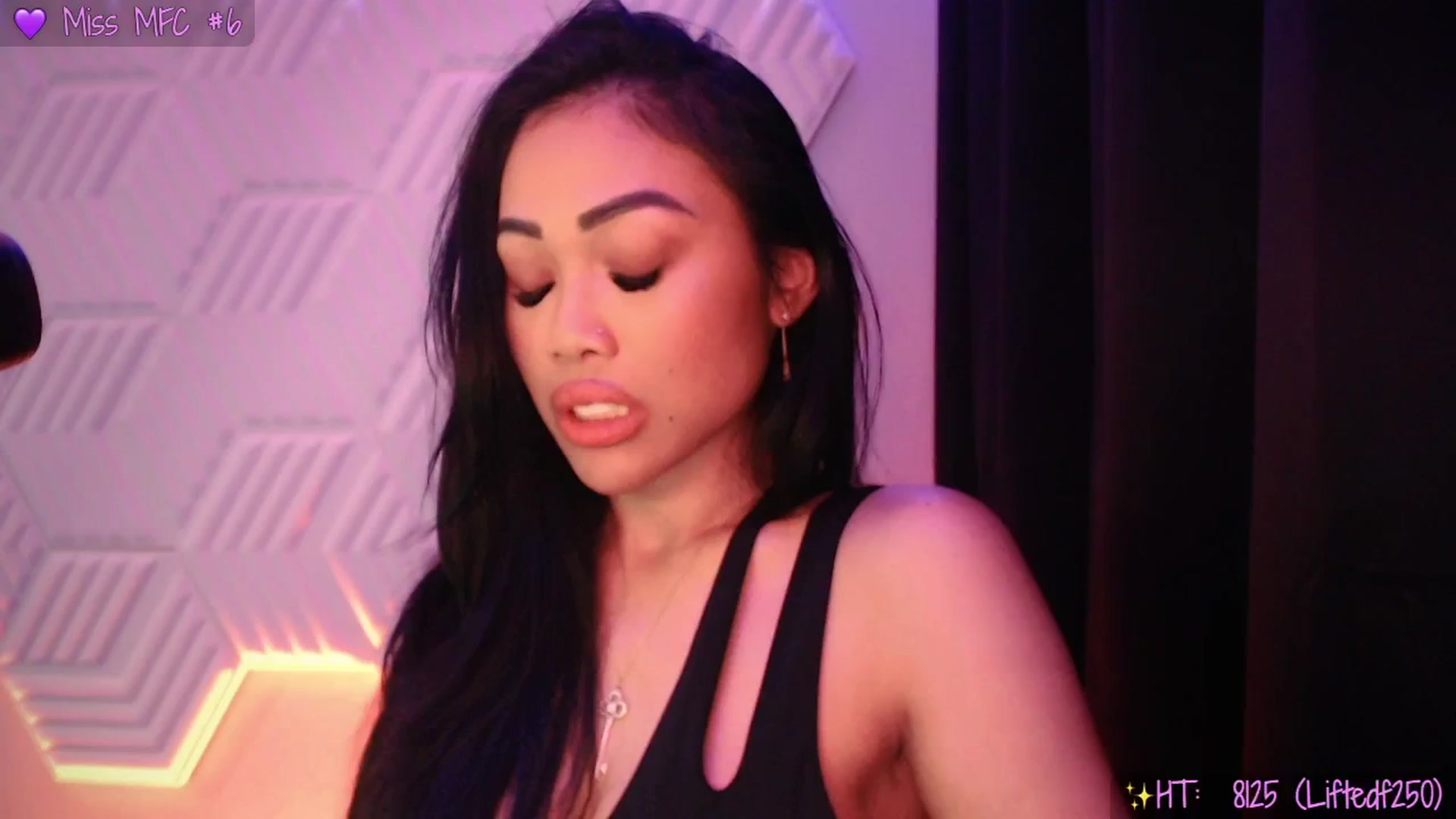 Gallery image thumbnail from SinCityVEE's myfreecams stream on, 04/11/2025, 15:08 image 10 of 20
