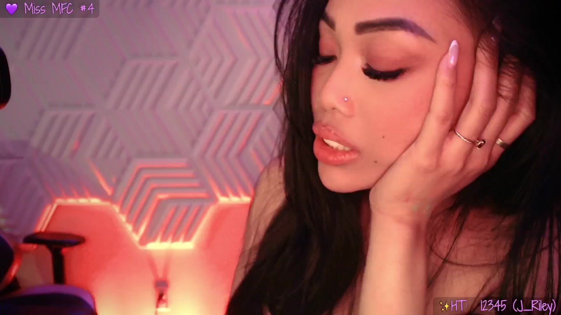 Gallery image thumbnail from SinCityVEE's myfreecams stream on, 04/11/2025, 17:00 image 18 of 20