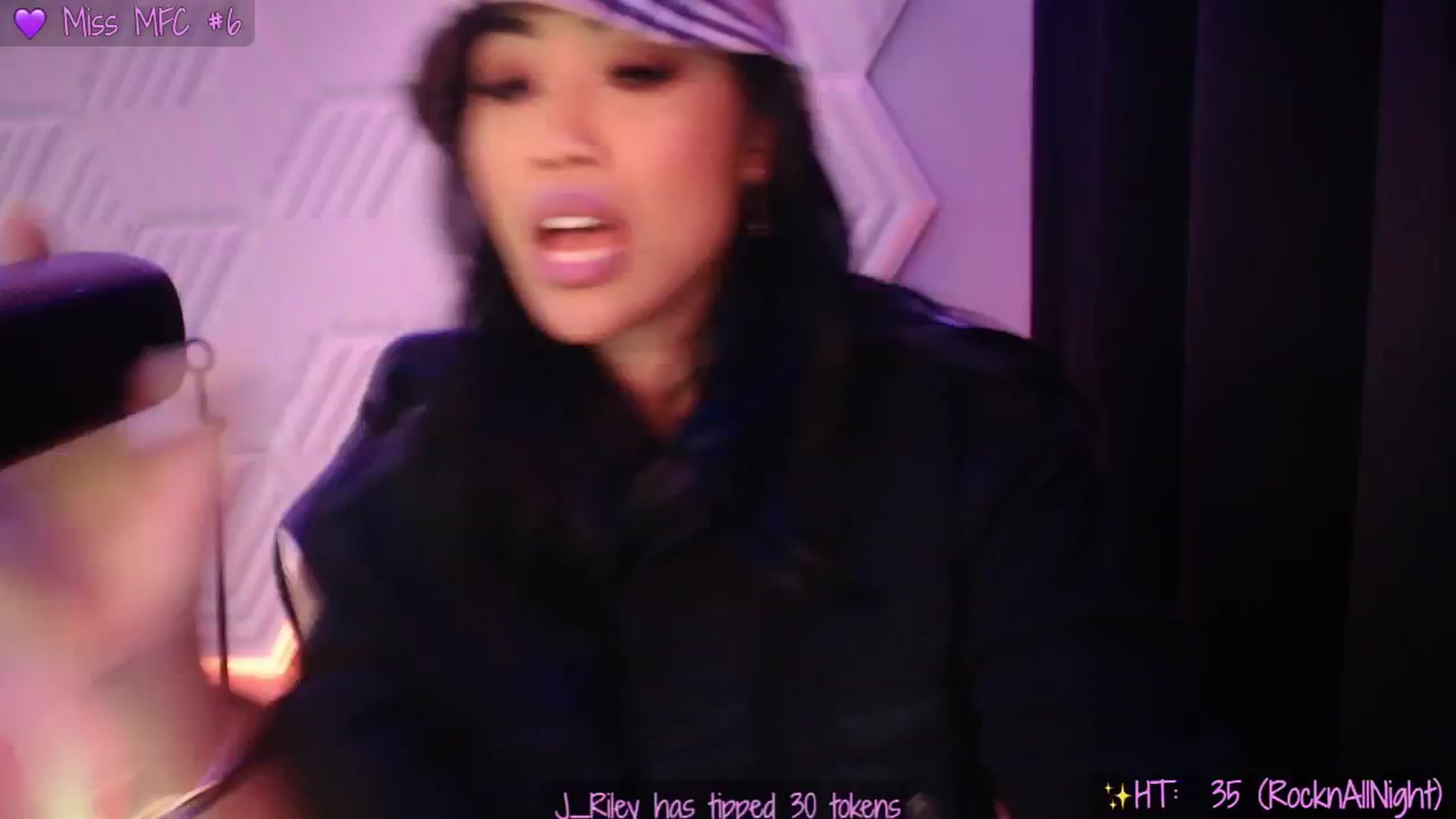 Gallery image thumbnail from SinCityVEE's myfreecams stream on, 04/18/2025, 06:18 image 4 of 20