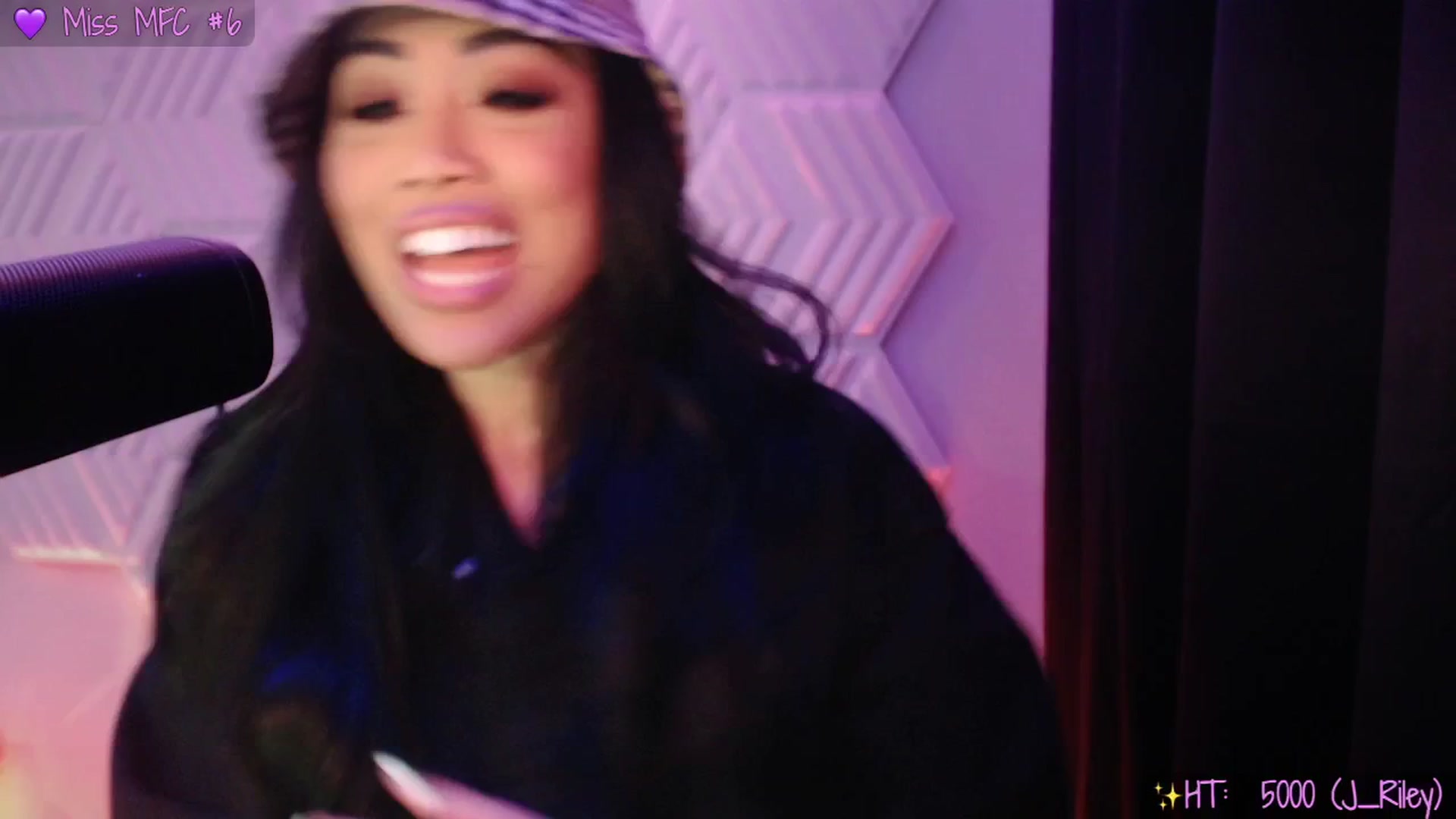 Gallery image thumbnail from SinCityVEE's myfreecams stream on, 04/18/2025, 06:18 image 16 of 20