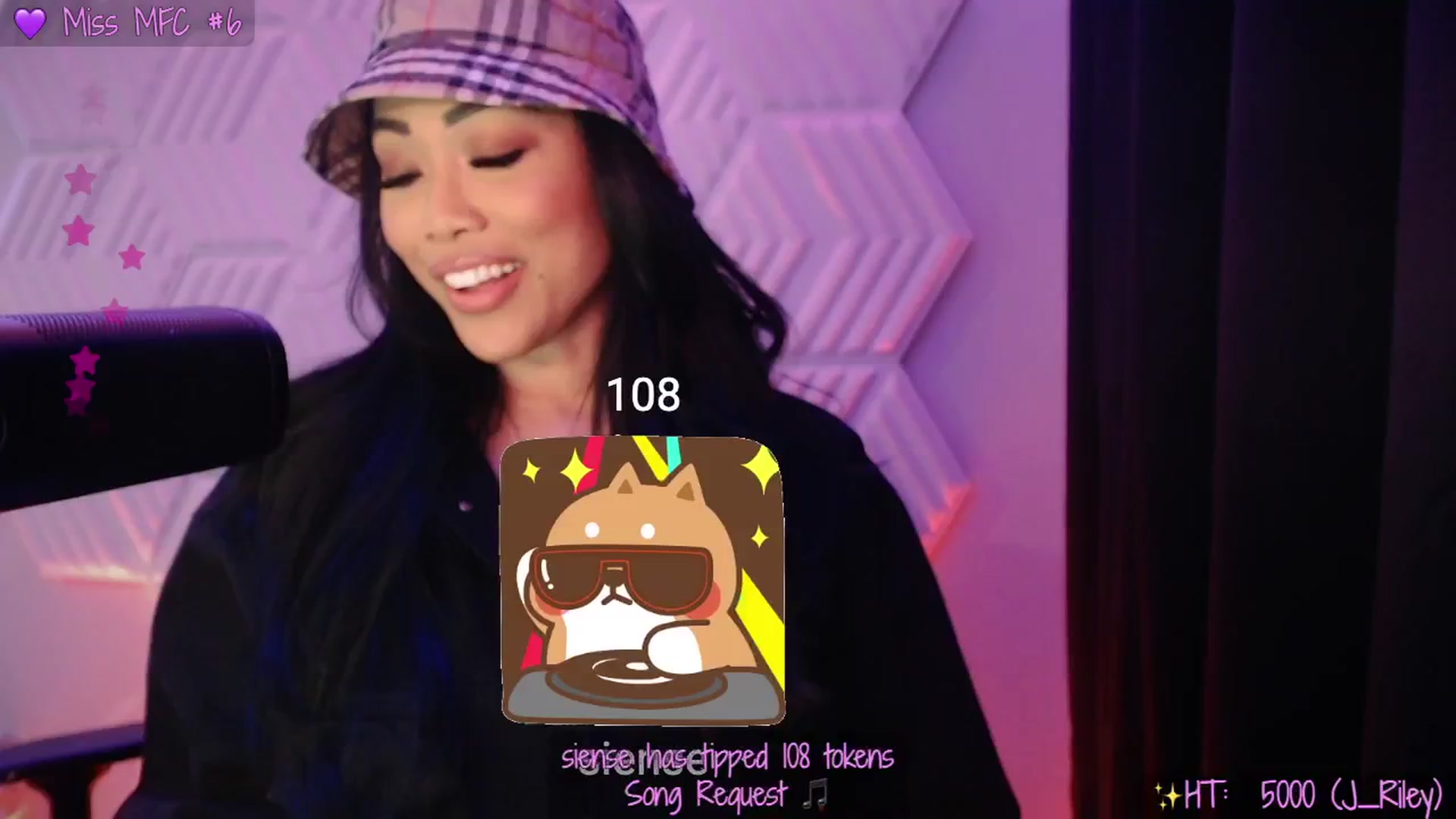 Gallery image thumbnail from SinCityVEE's myfreecams stream on, 04/18/2025, 07:16 image 6 of 20