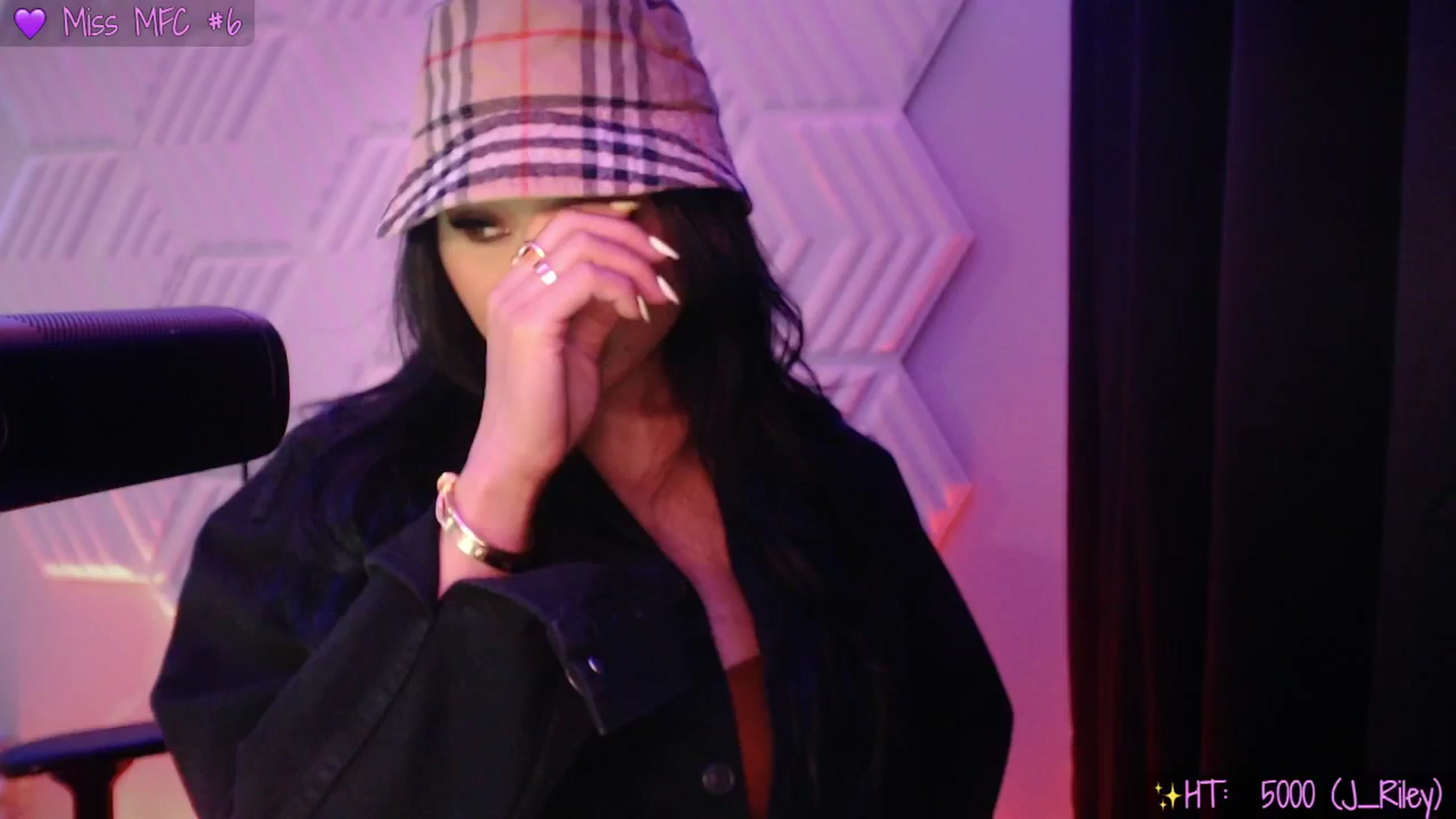 Gallery image thumbnail from SinCityVEE's myfreecams stream on, 04/18/2025, 07:16 image 11 of 20