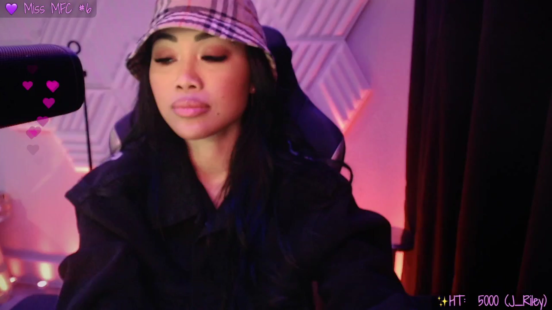 Gallery image thumbnail from SinCityVEE's myfreecams stream on, 04/18/2025, 07:16 image 3 of 20