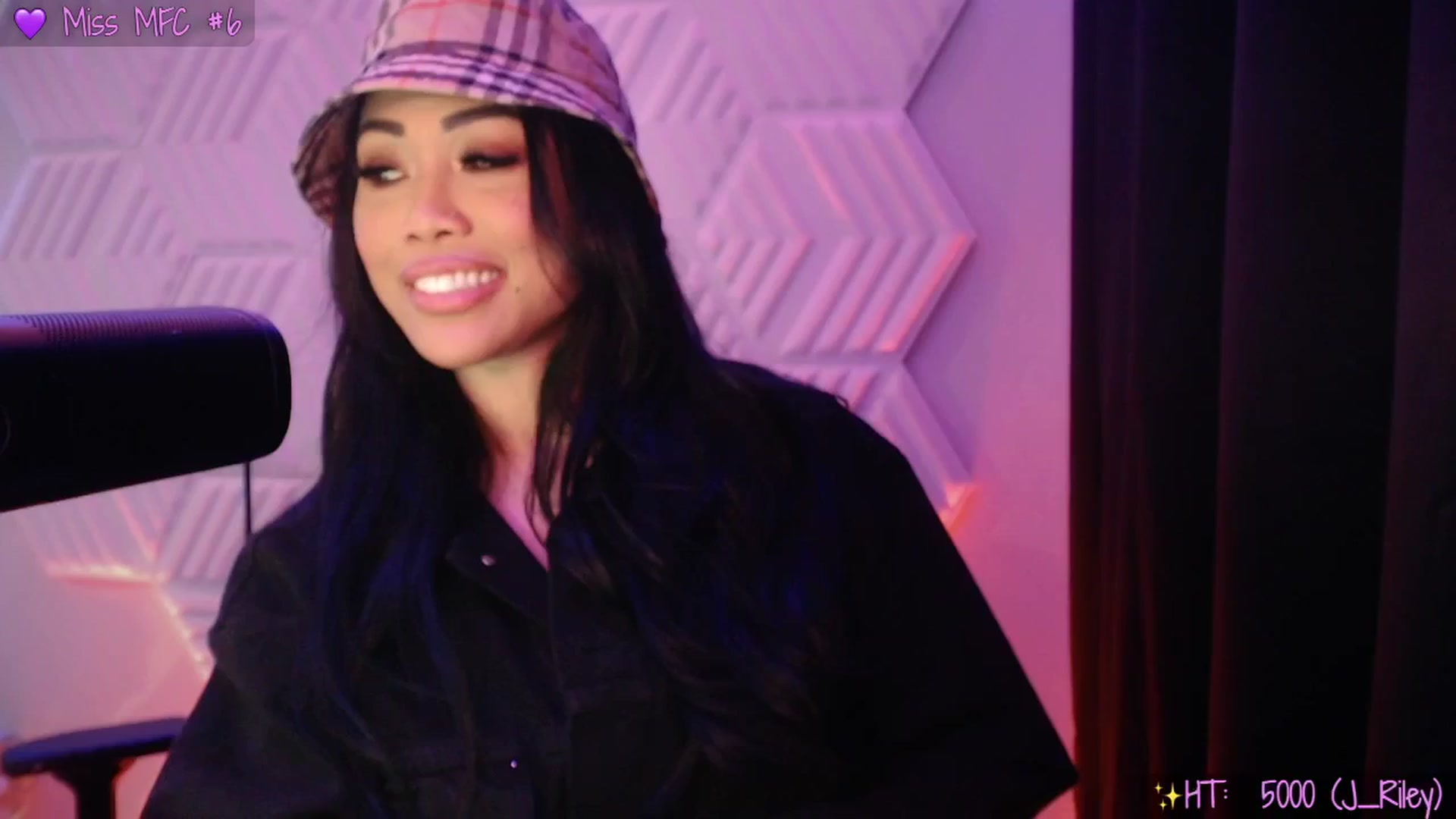 Gallery image thumbnail from SinCityVEE's myfreecams stream on, 04/18/2025, 07:16 image 15 of 20