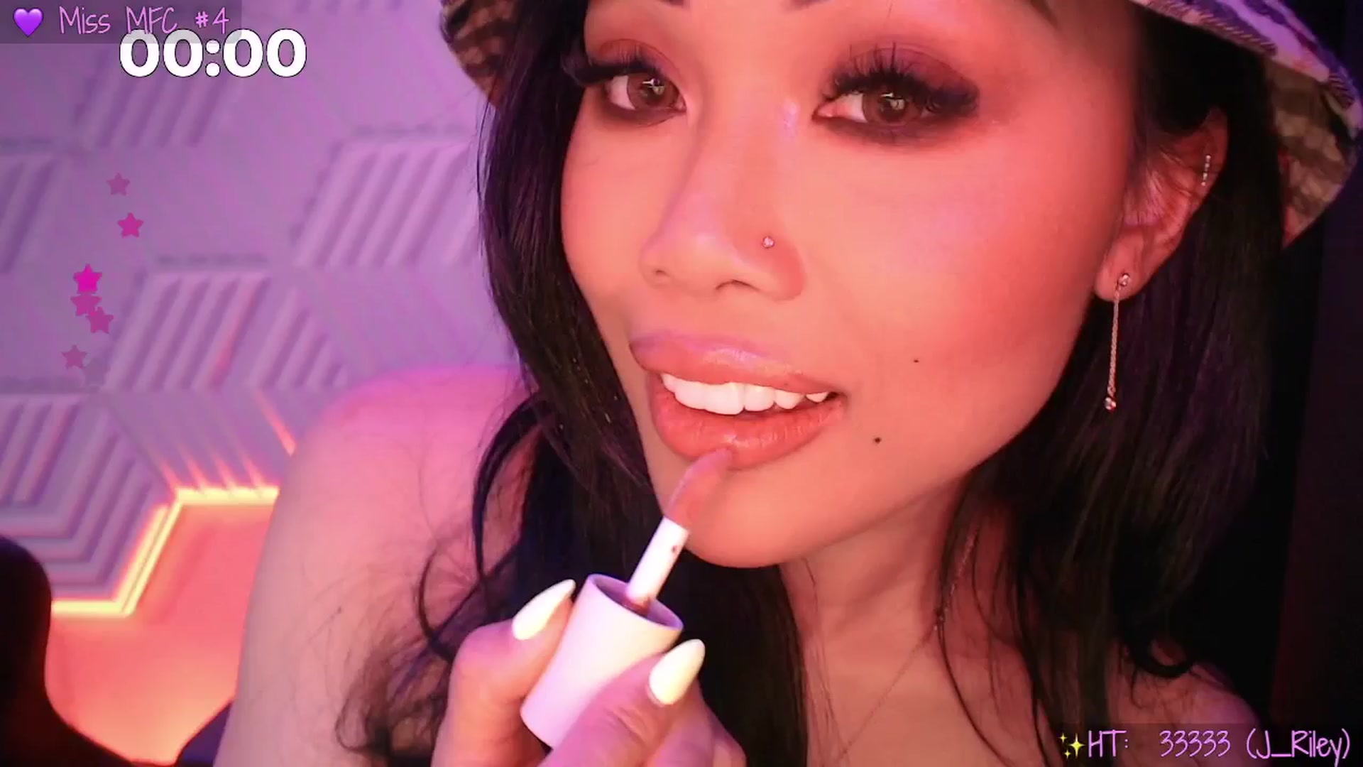 Gallery image thumbnail from SinCityVEE's myfreecams stream on, 04/23/2025, 07:20 image 19 of 20