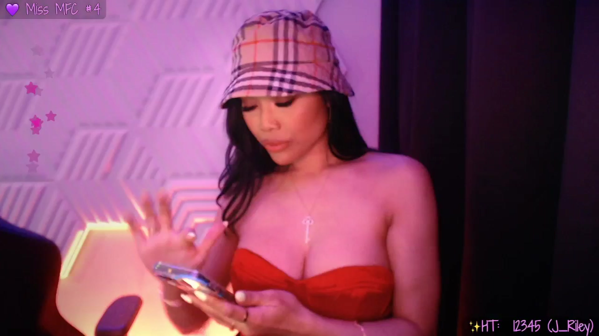 Gallery image thumbnail from SinCityVEE's myfreecams stream on, 04/23/2025, 07:20 image 16 of 20