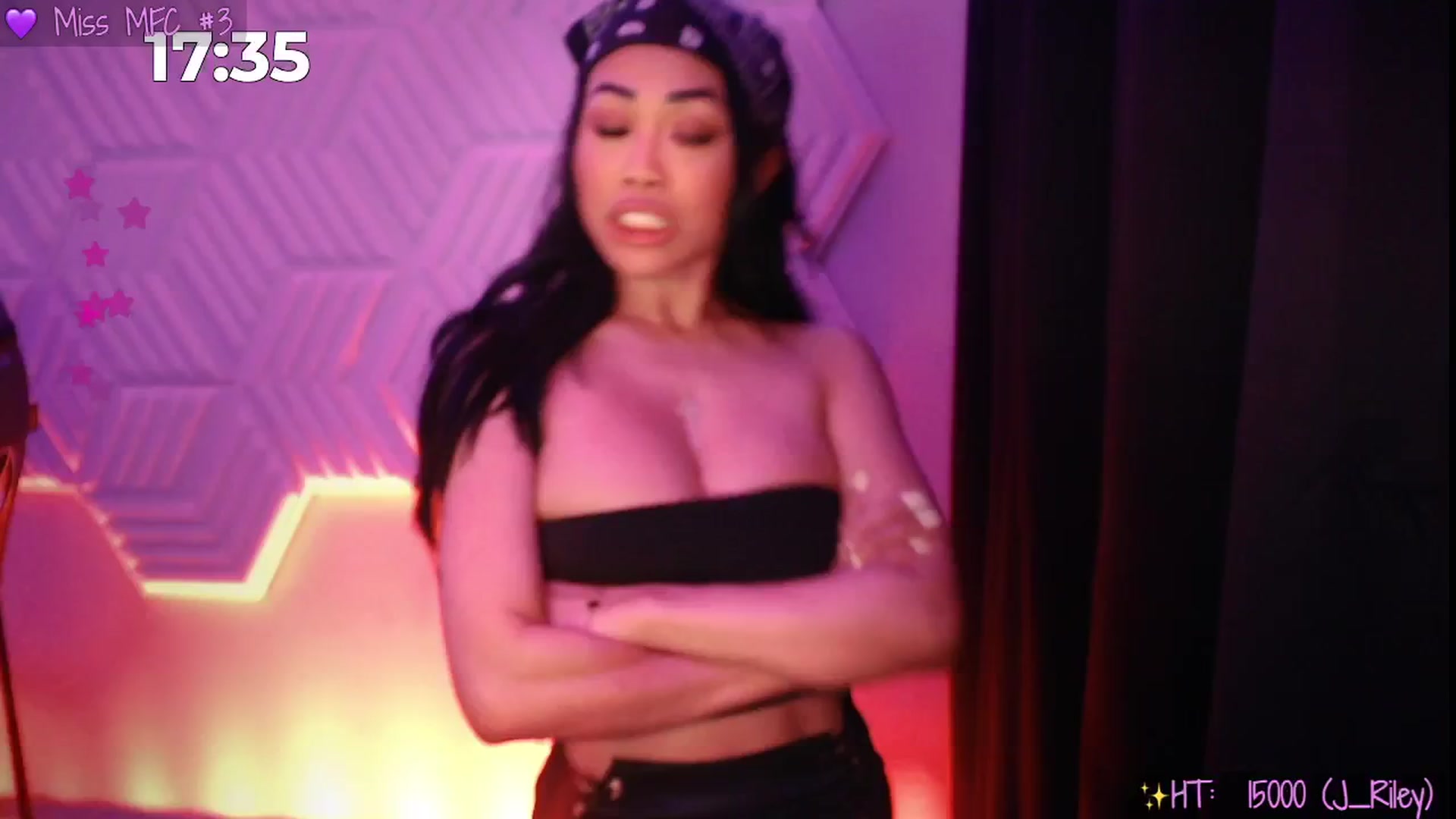 Gallery image thumbnail from SinCityVEE's myfreecams stream on, 04/26/2025, 09:15 image 13 of 20