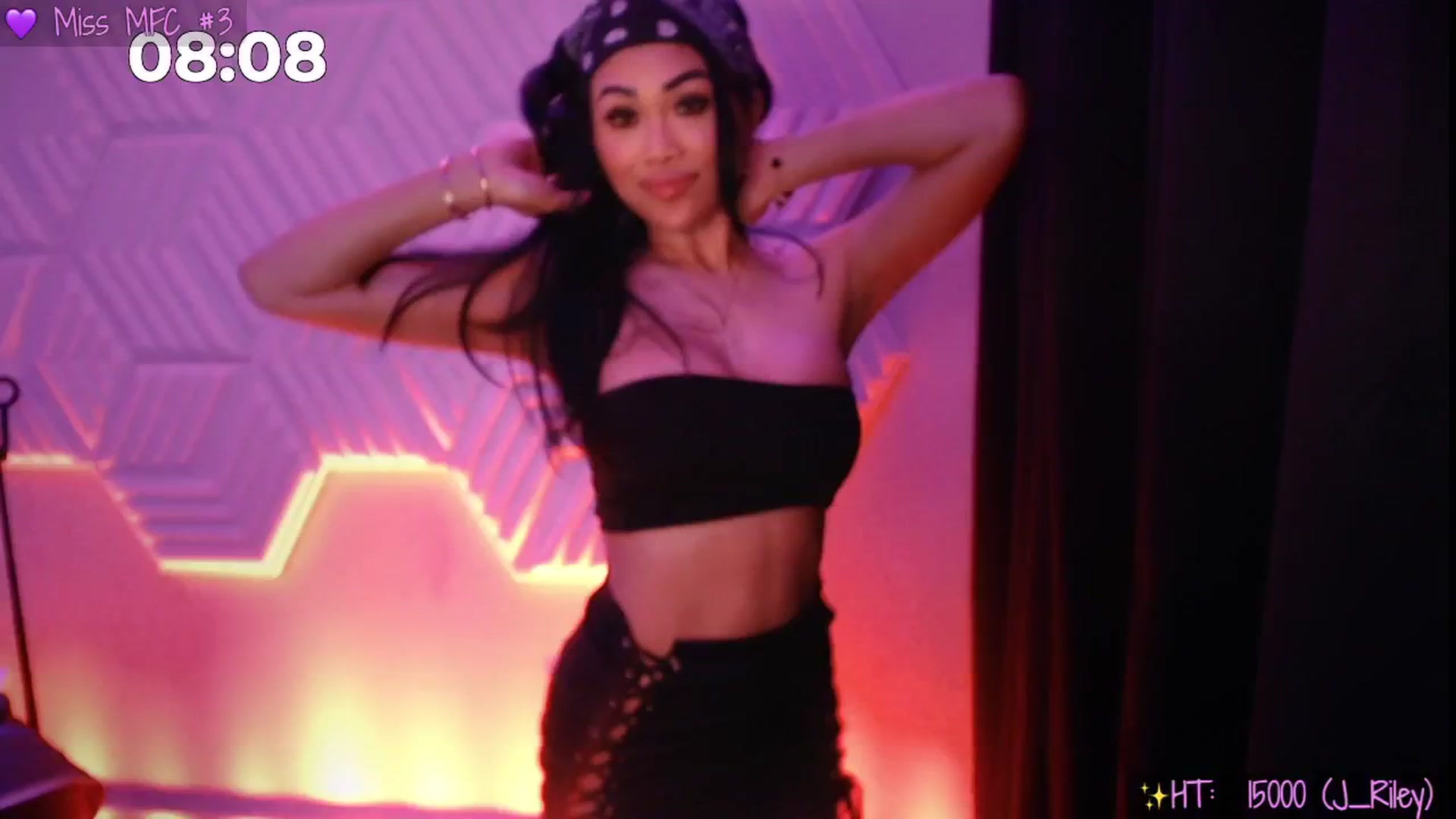Gallery image thumbnail from SinCityVEE's myfreecams stream on, 04/26/2025, 11:31 image 14 of 20